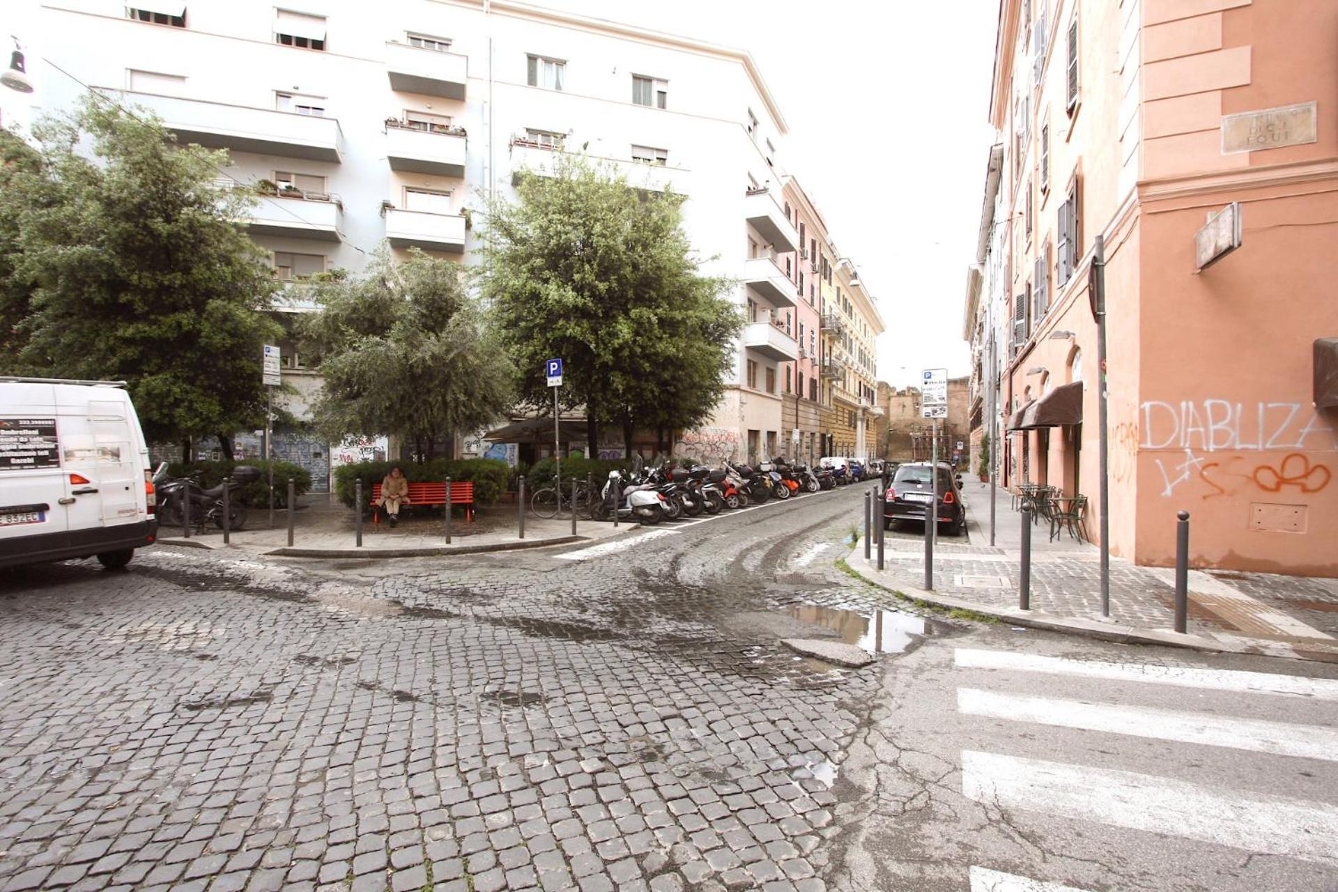 San Lorenzo House *