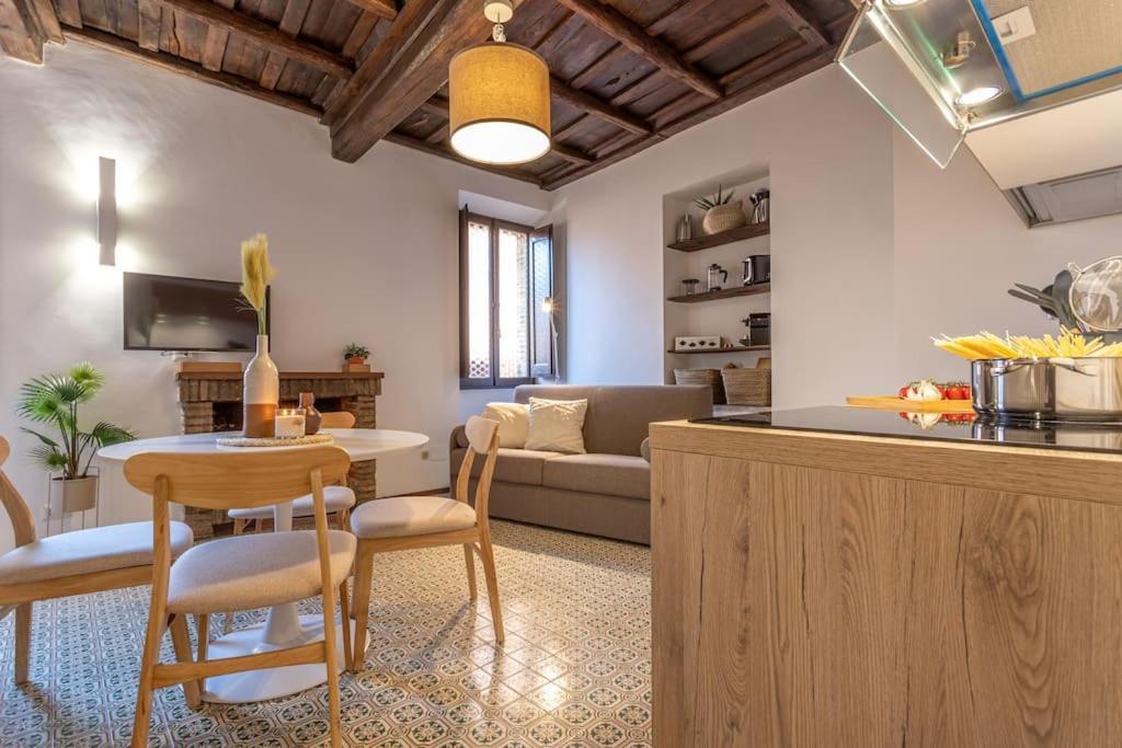 18 Ciancaleoni House * Roma