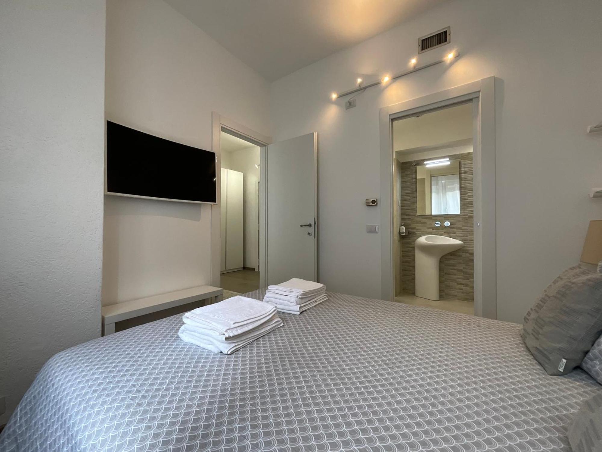 Bilocale San Giovanni Design Apartament * Rom