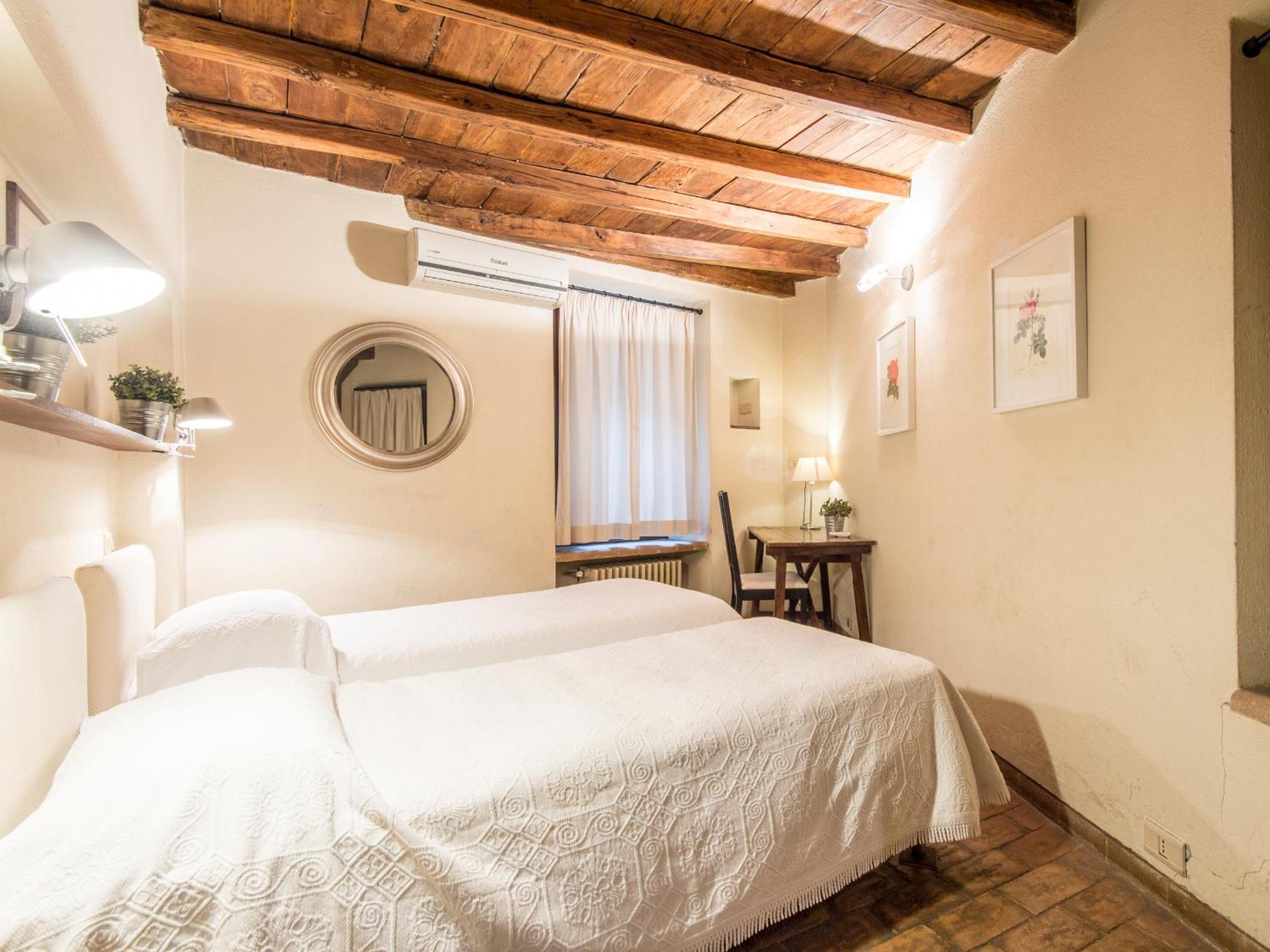 Enchanting Two Bedroom Navona Apartamento