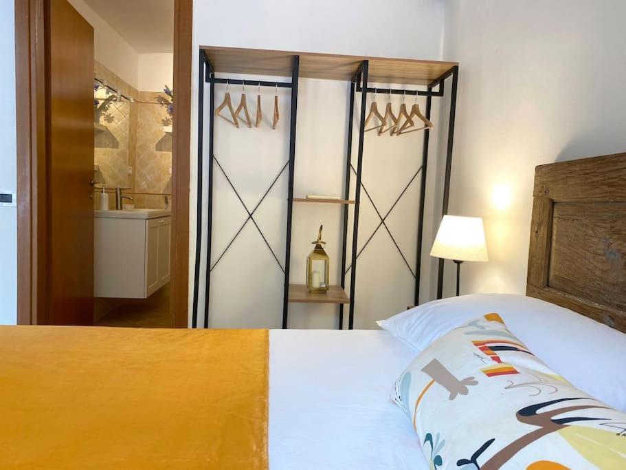 Leilighet Casetta Indipendente Con Cortile E Parcheggio *