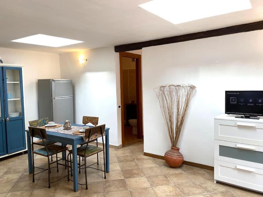 Leilighet Casetta Indipendente Con Cortile E Parcheggio Roma