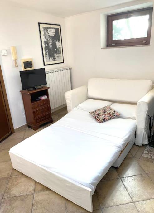 Apartamento Casetta Indipendente Con Cortile E Parcheggio