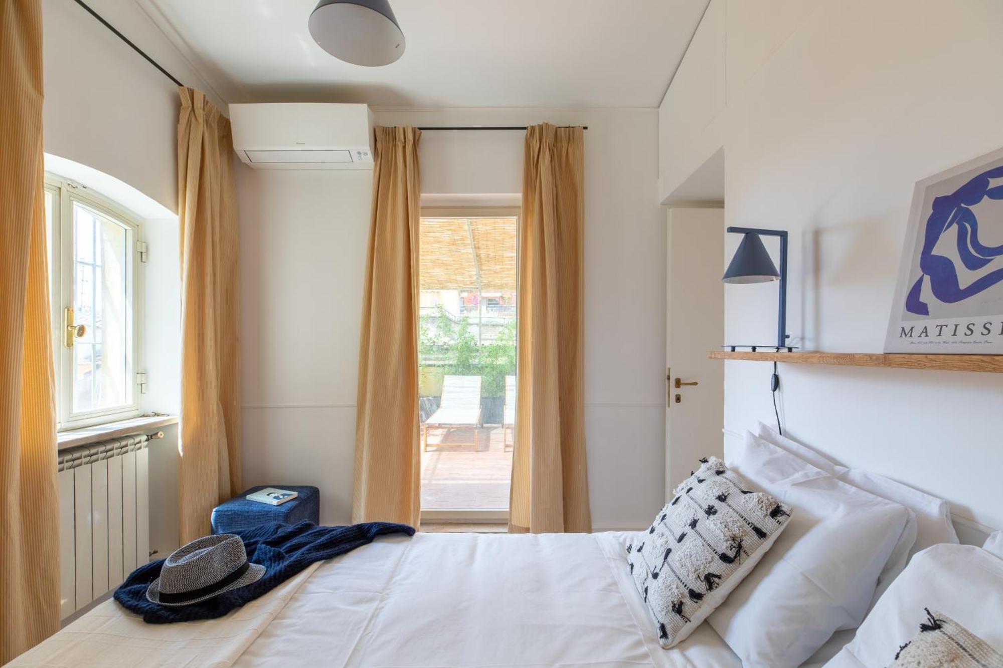 Appartamento Iflat Trastevere Stylish 4 Bedroom Penthouse