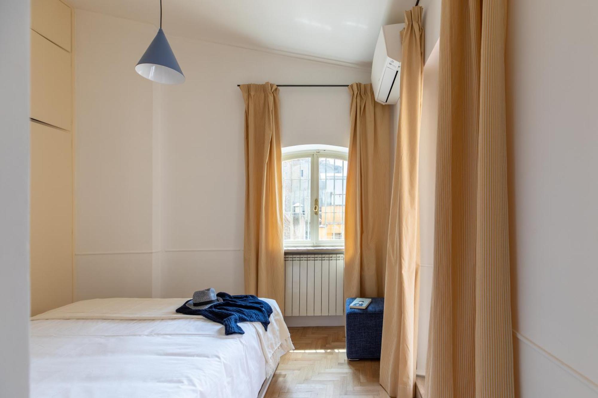 Apartamento Iflat Trastevere Stylish 4 Bedroom Penthouse *