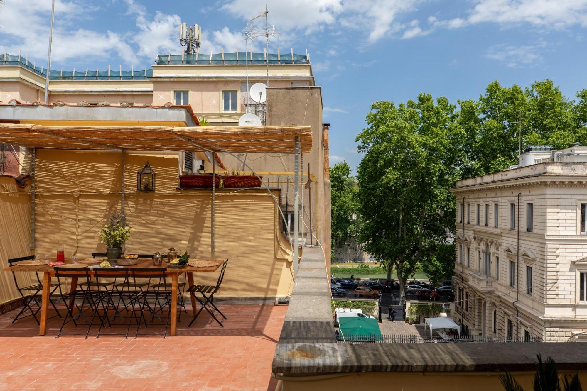 Appartamento Iflat Trastevere Stylish 4 Bedroom Penthouse *