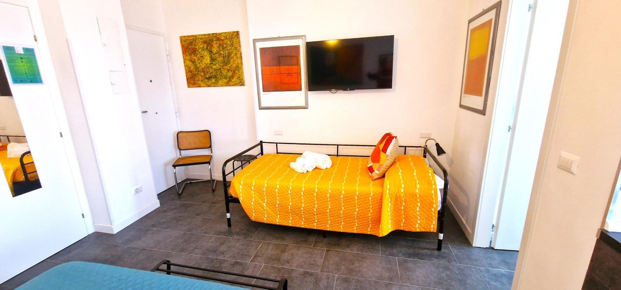 Cecilia House Rom