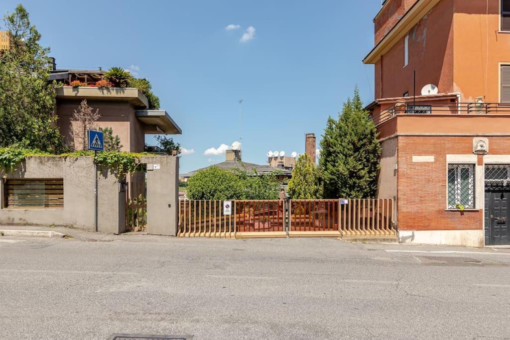 2 Min Dai Musei Vaticani - Monolocale Nel Verde * Rom