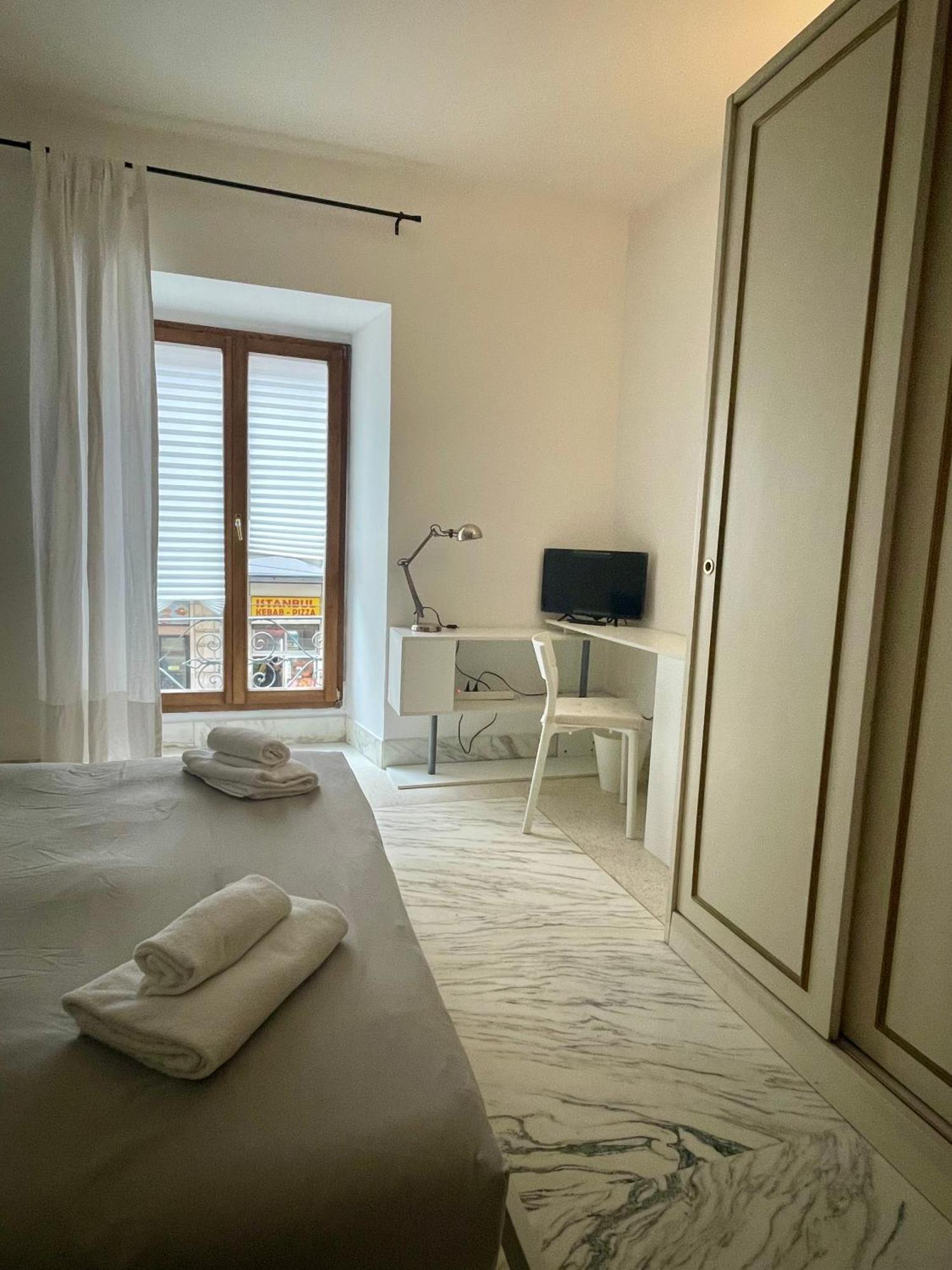 Martina A Piazza Del Popolo Gasthof 2*