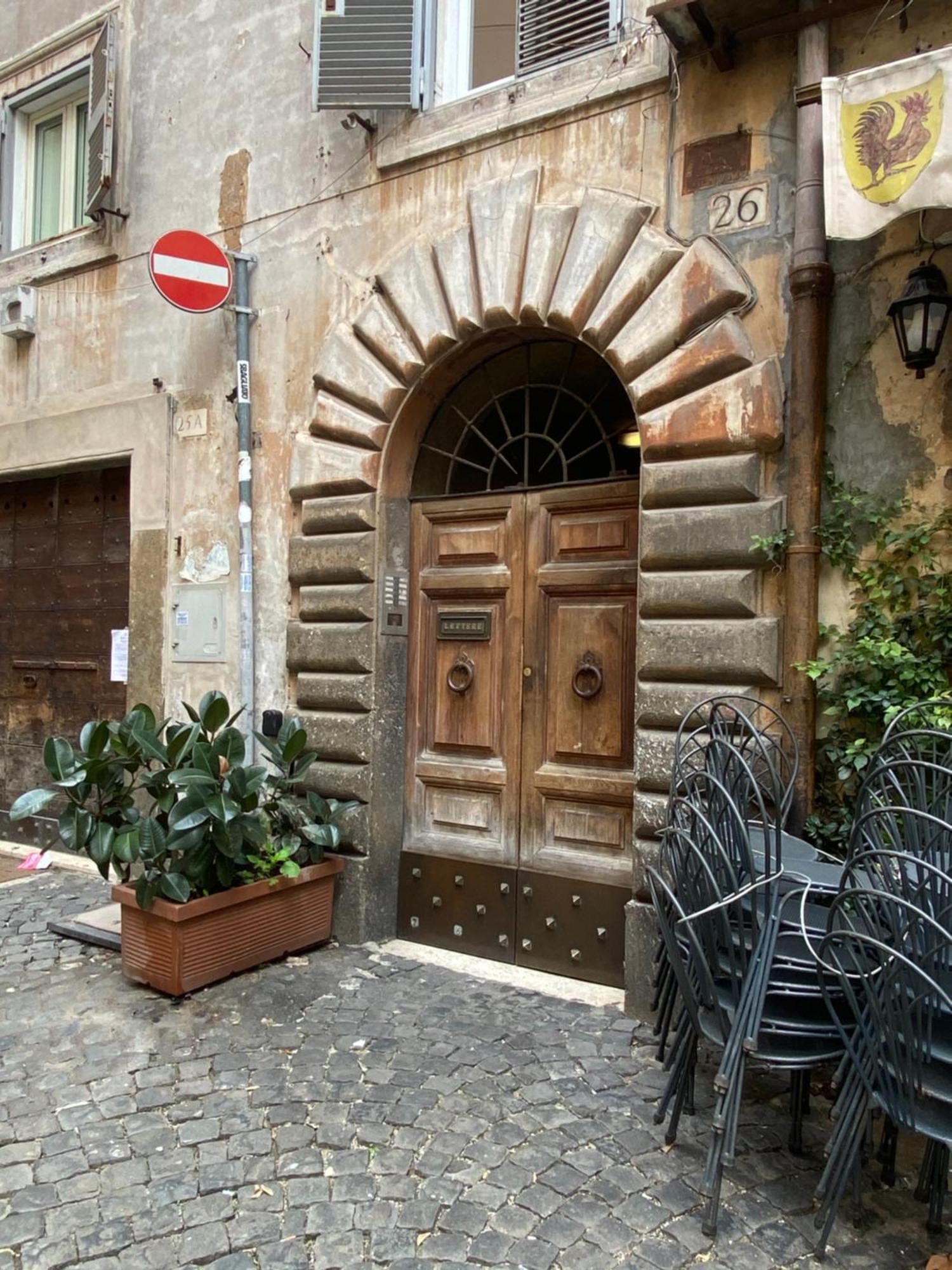 Magenta Luxury Montevecchio *