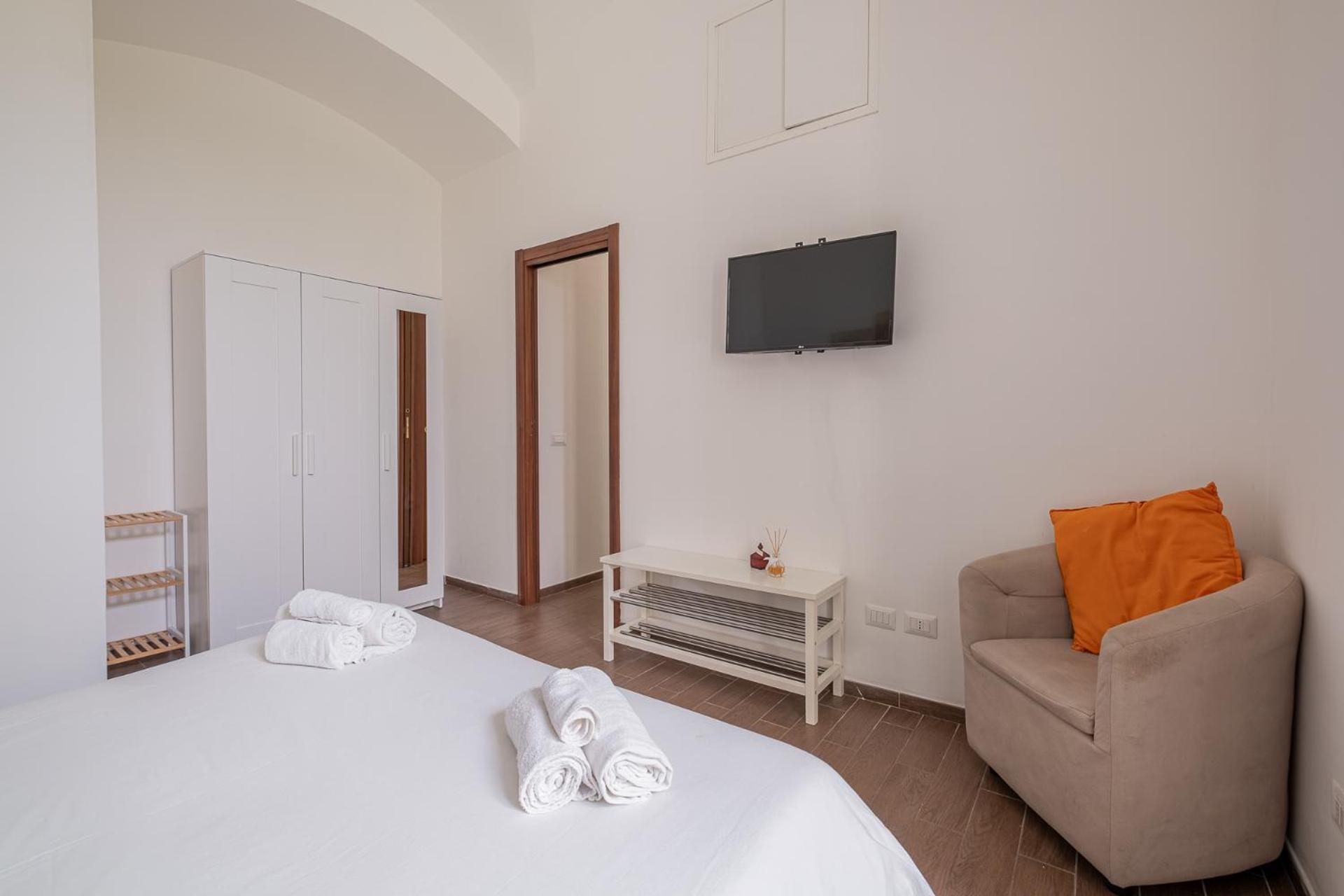 Castel Sant Angelo's Harmonious Apartamento
