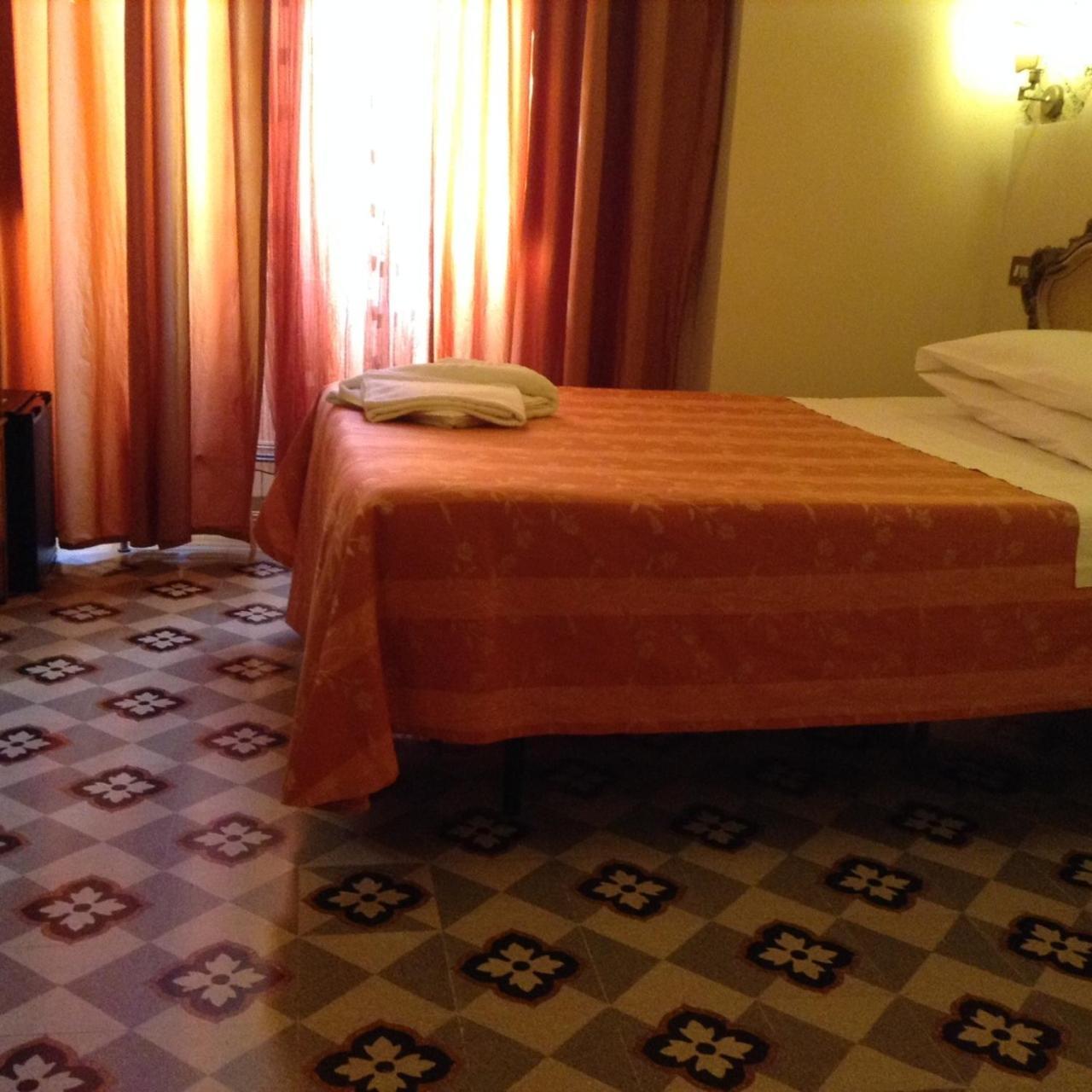 Maison De Marta 2*