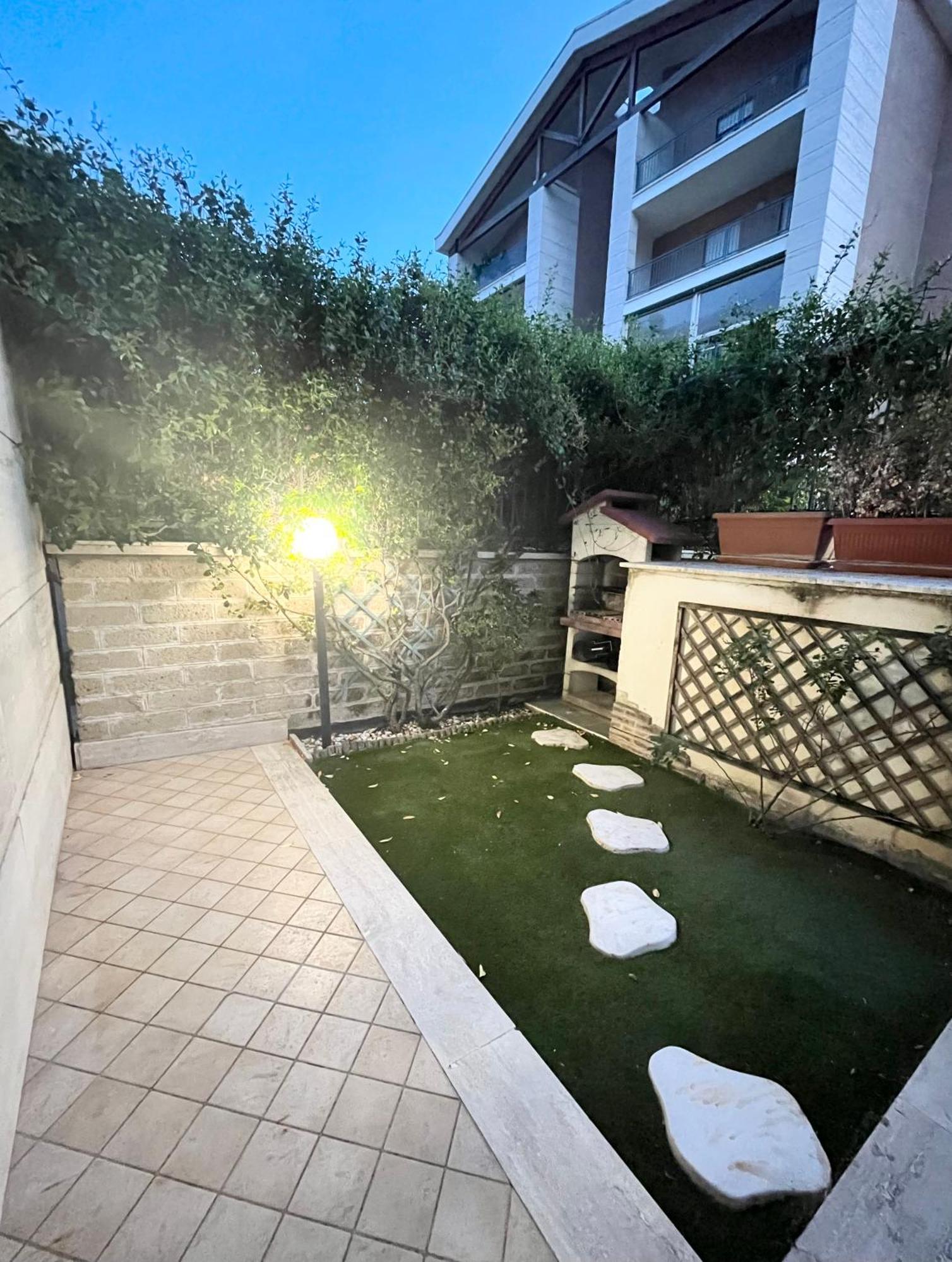 Lux Capannelle Apartamento *