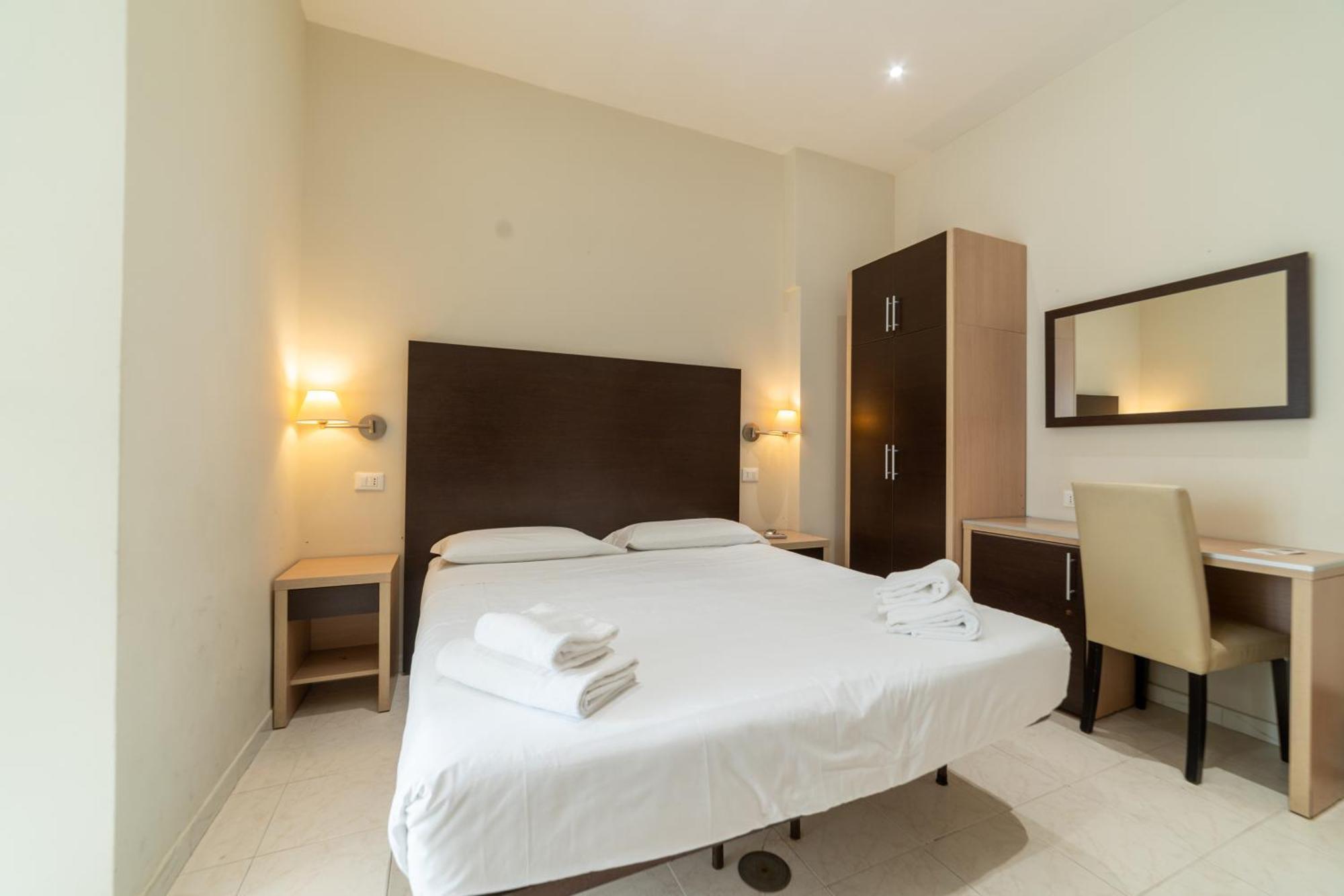 Hostal Yellowsquare Roma