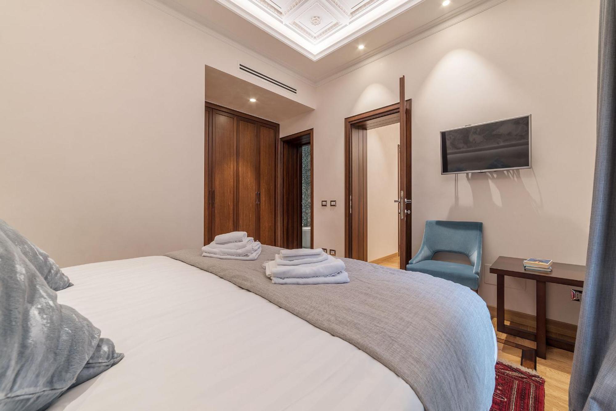 900 Lazio, Emilia & La Corte * Roma