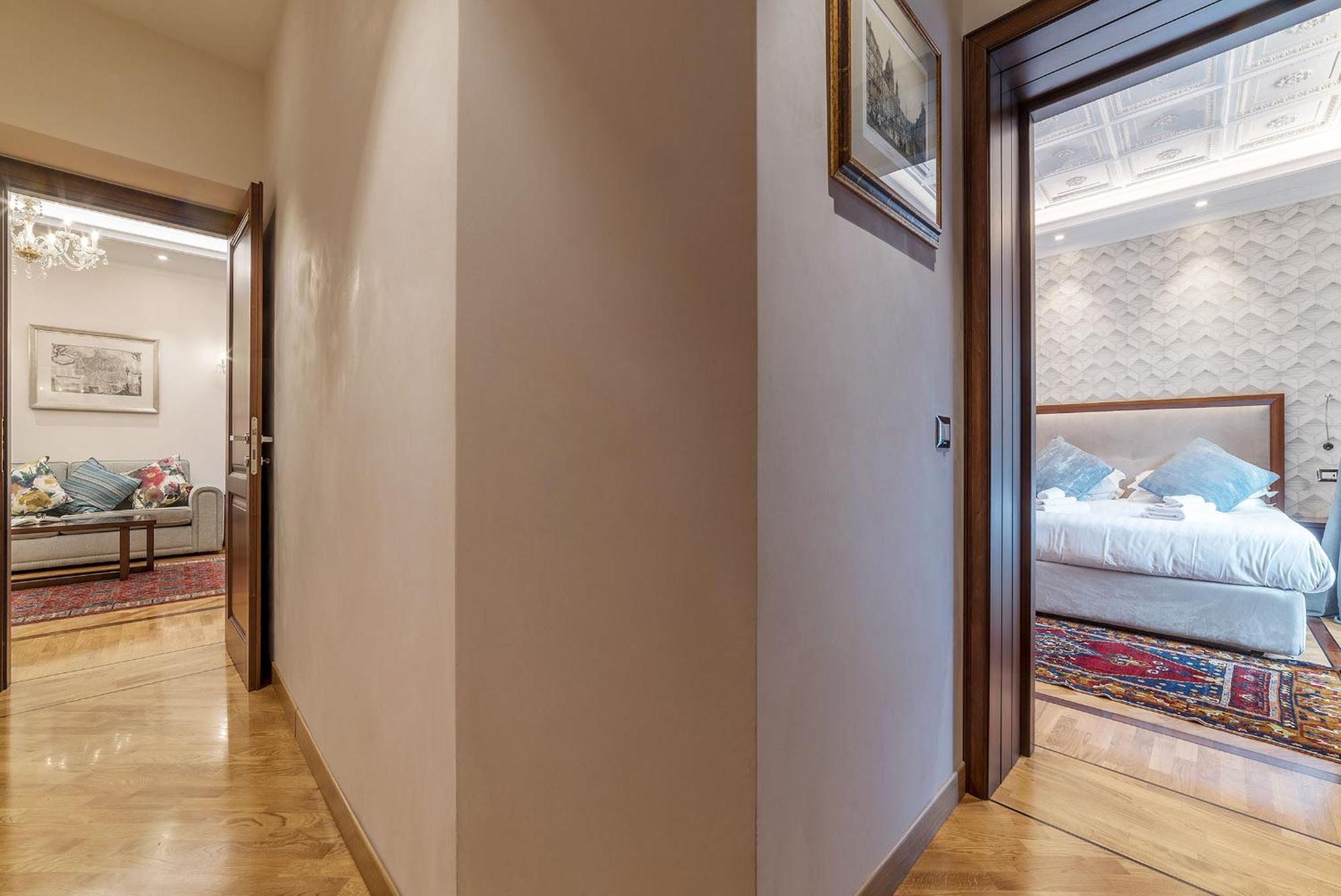 900 Lazio, Emilia & La Corte