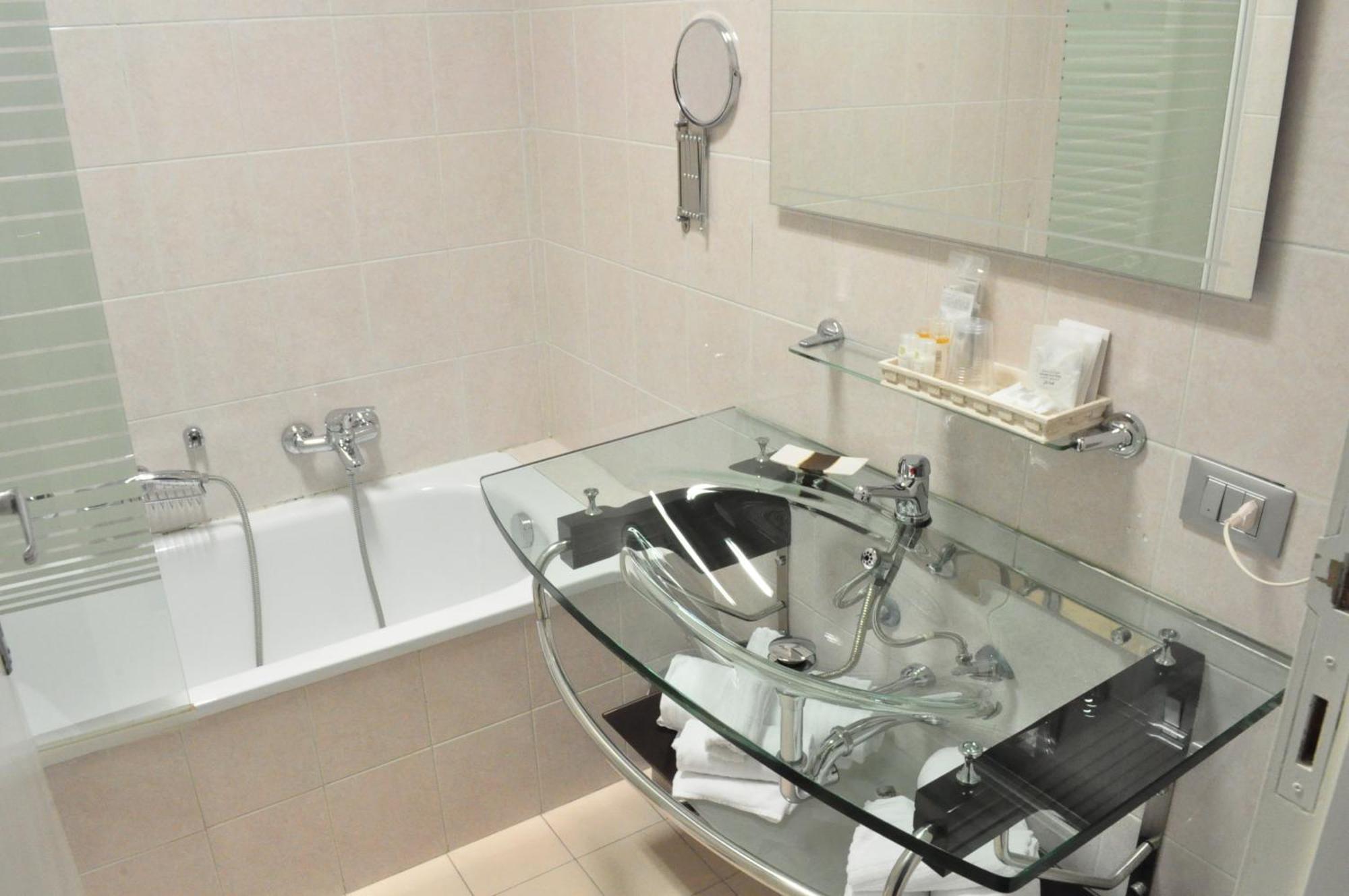 Pirandello Hotel 3*