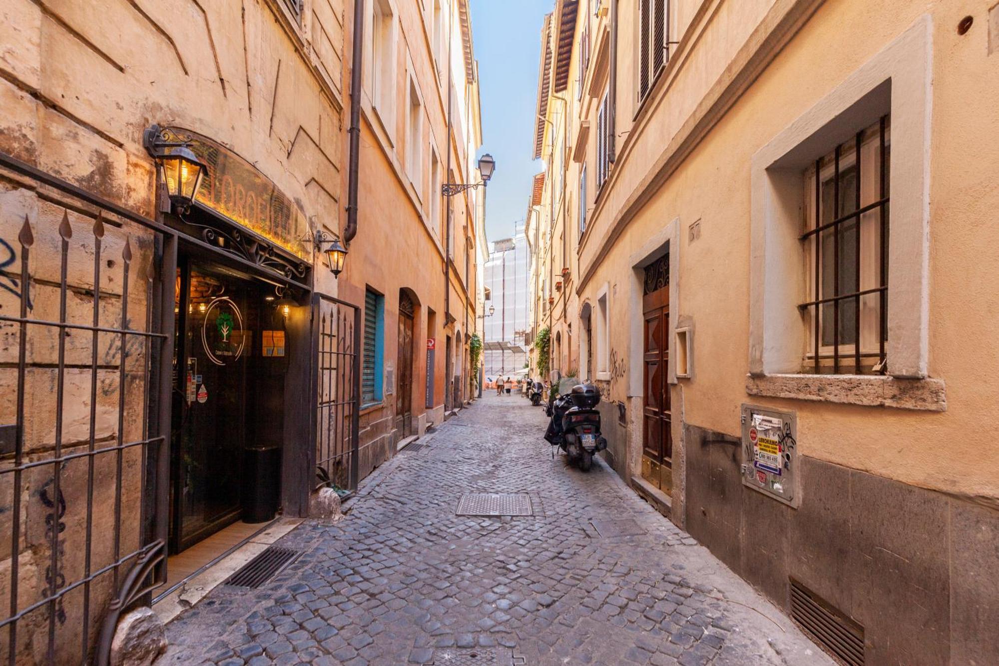 Campo Dei Fiori Historic Rome