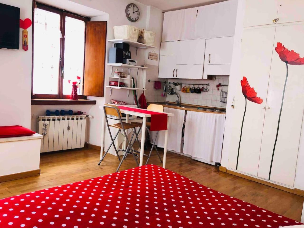 Apartamento Lovely Near Colosseum Roma