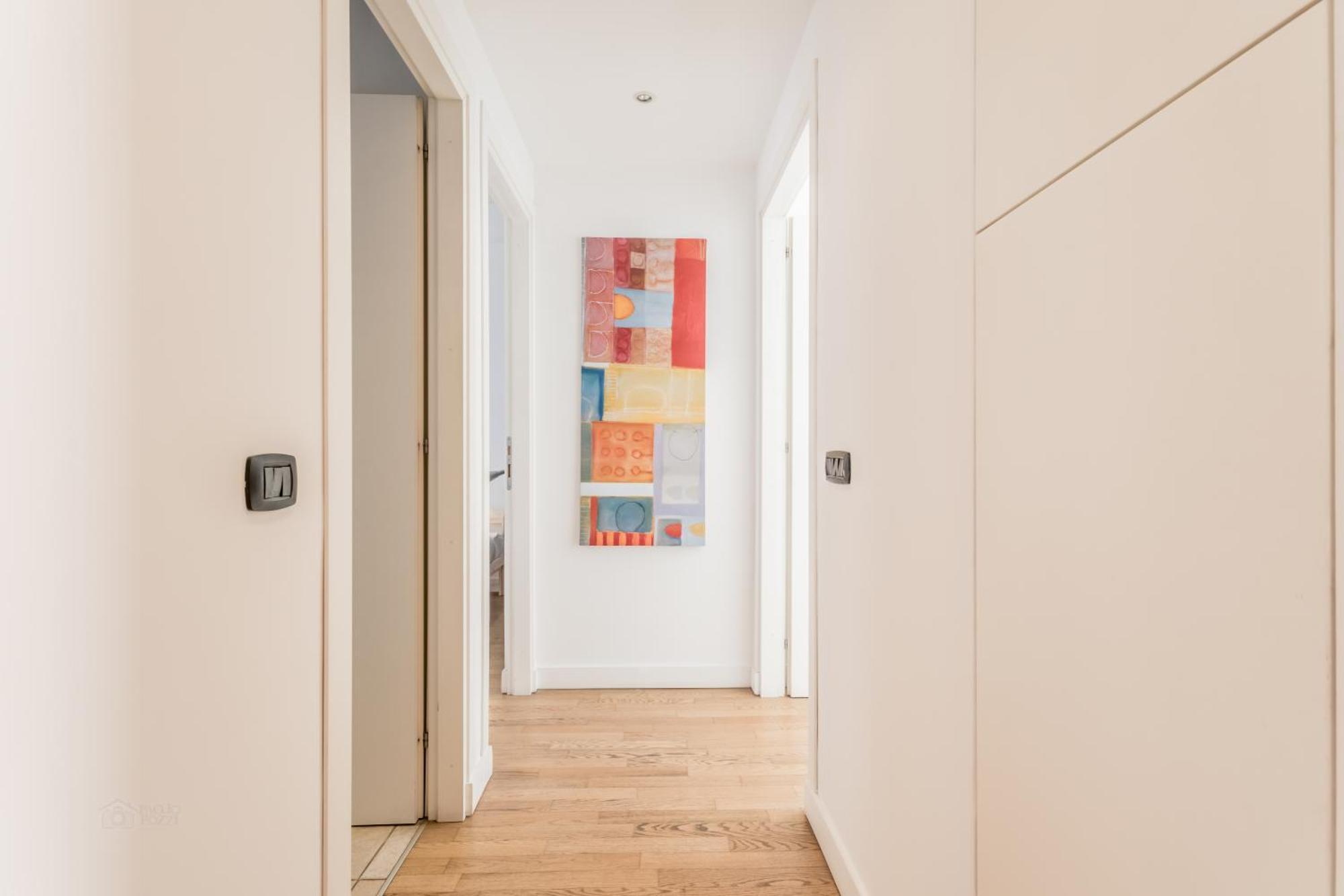 Bbhome Bright And Elegant Metro Libia High Floor Flat *