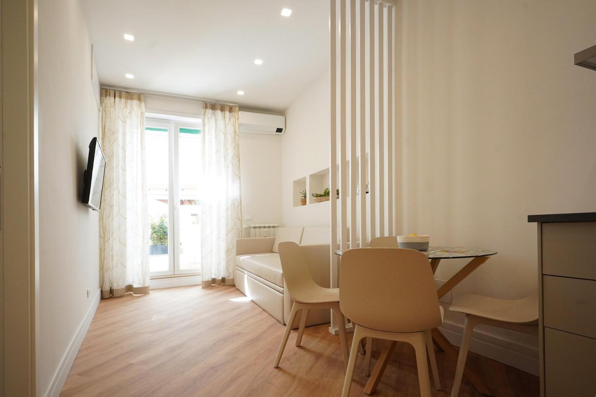 Peaceful 2 Bedrooms With Patio, Near Metro A Roma