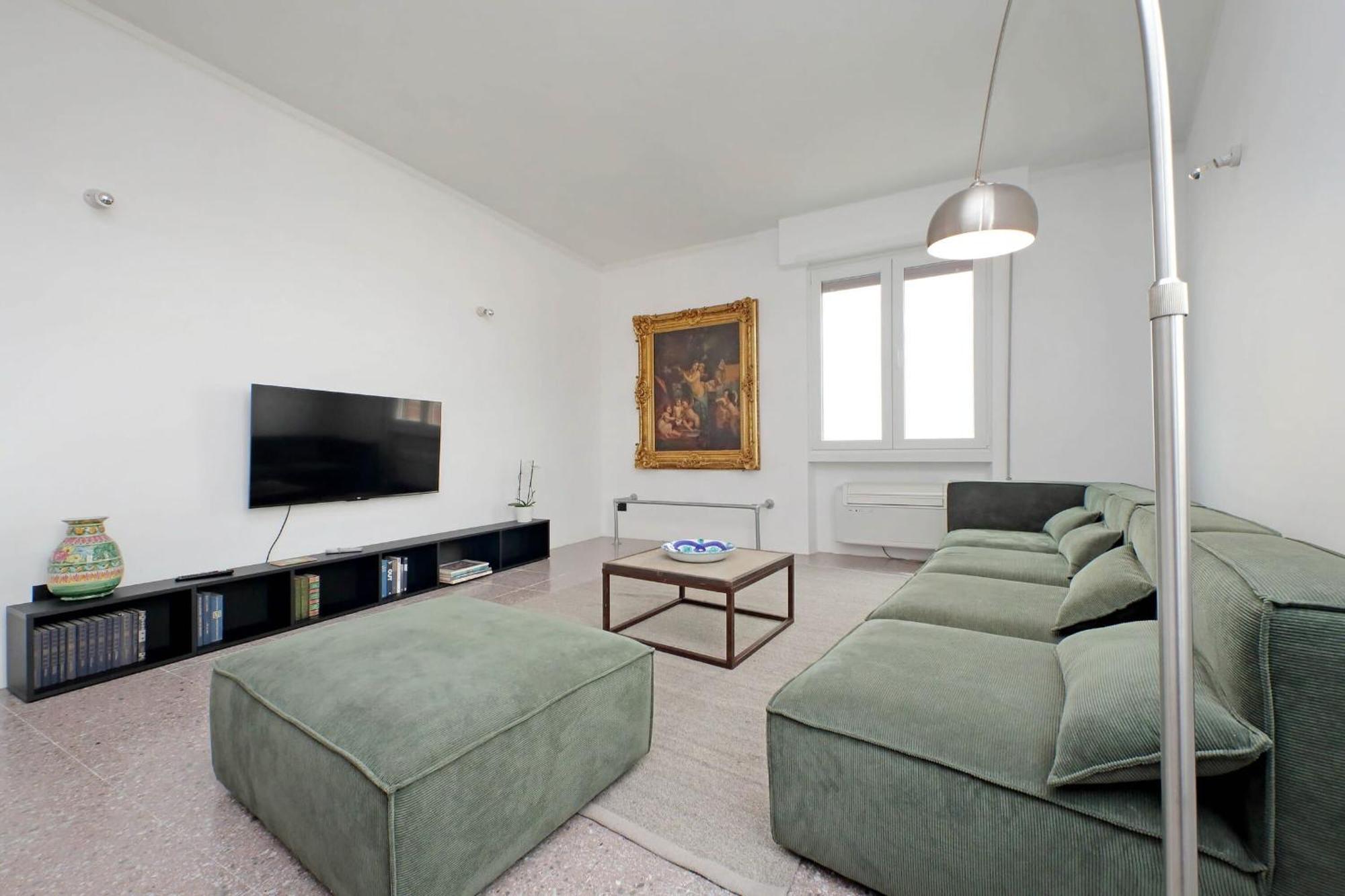 Ostiense By Halldis * Roma