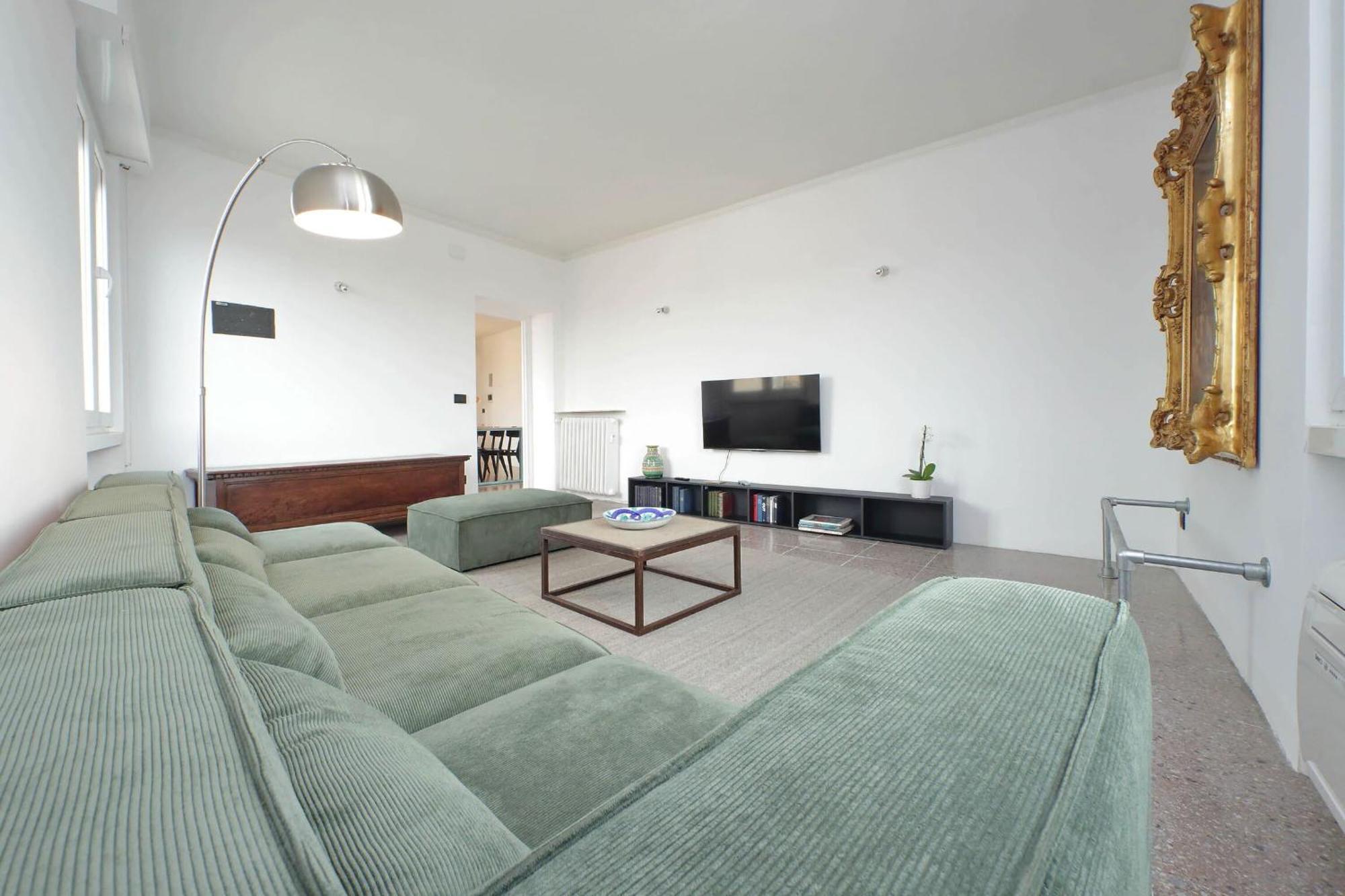 Ostiense By Halldis * Roma