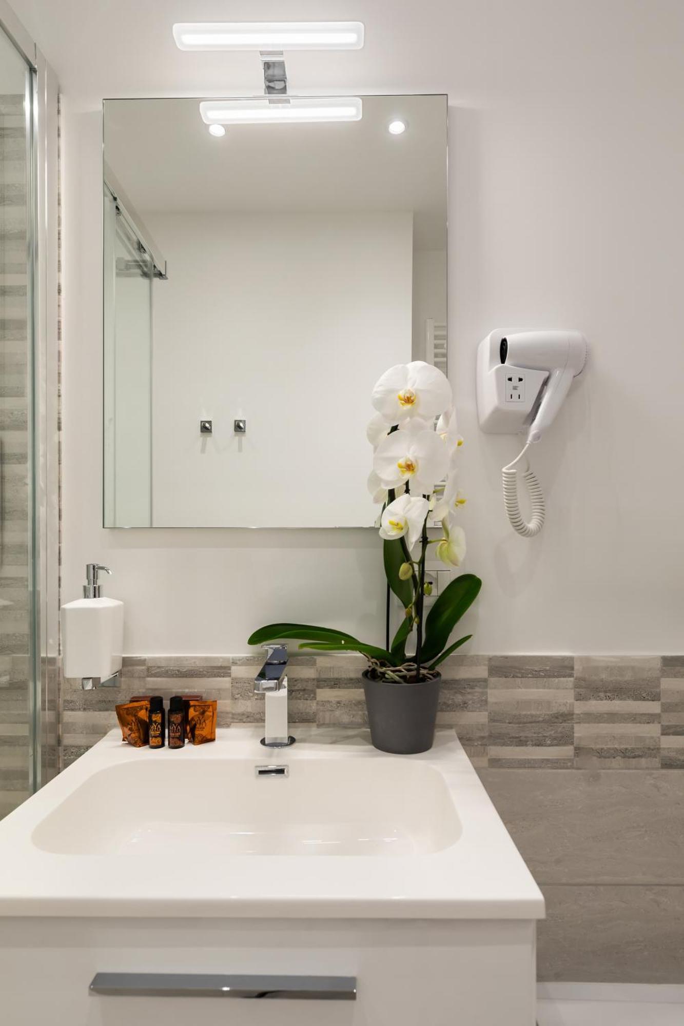 Affittacamere Clodio Welcome - 5 Arredate Con Bagno Interno - Zona Comune - Condizionatori -