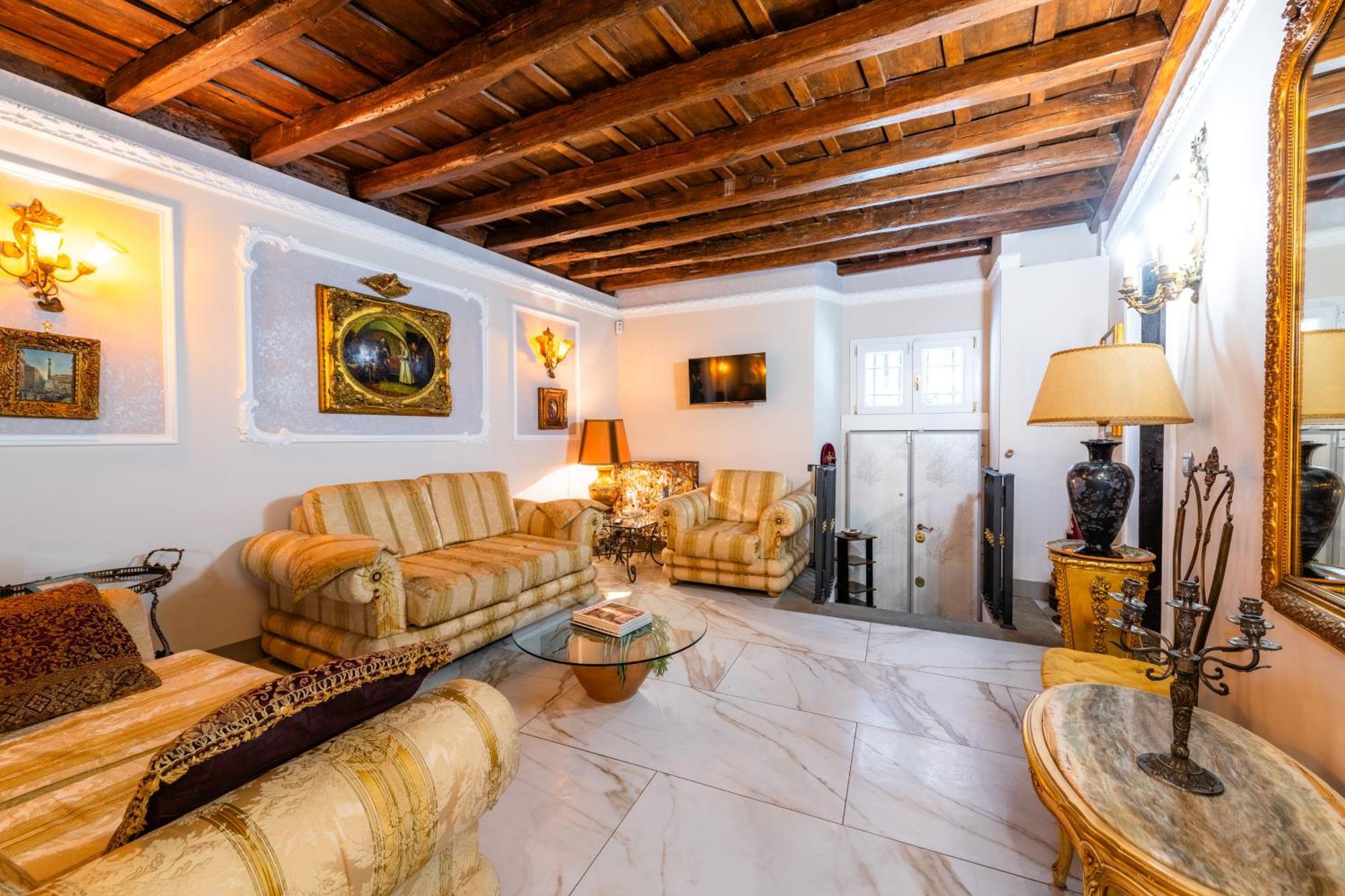 Dolce Barberini Leilighet Roma