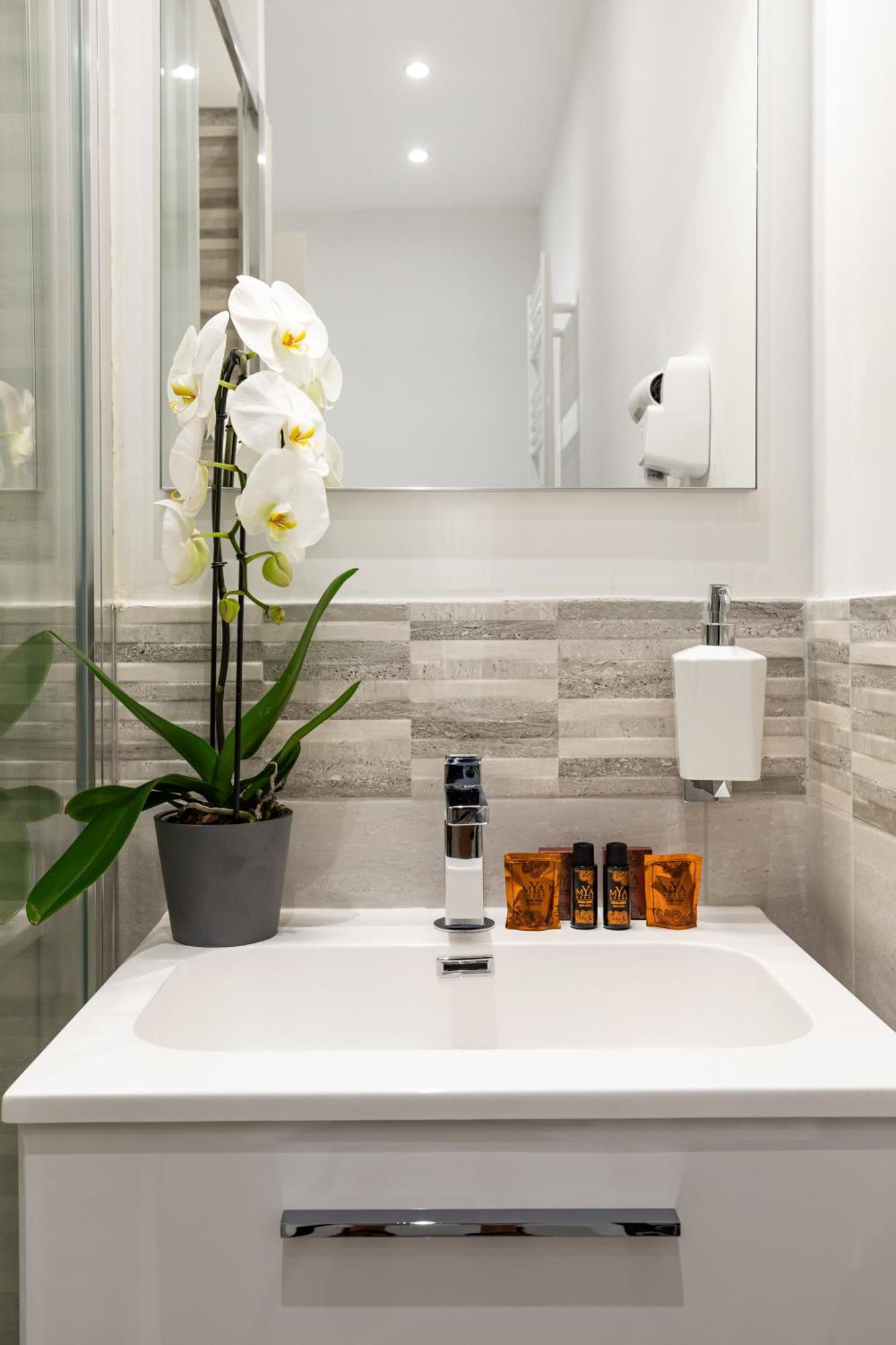 Affittacamere Clodio Welcome - 5 Arredate Con Bagno Interno - Zona Comune - Condizionatori -