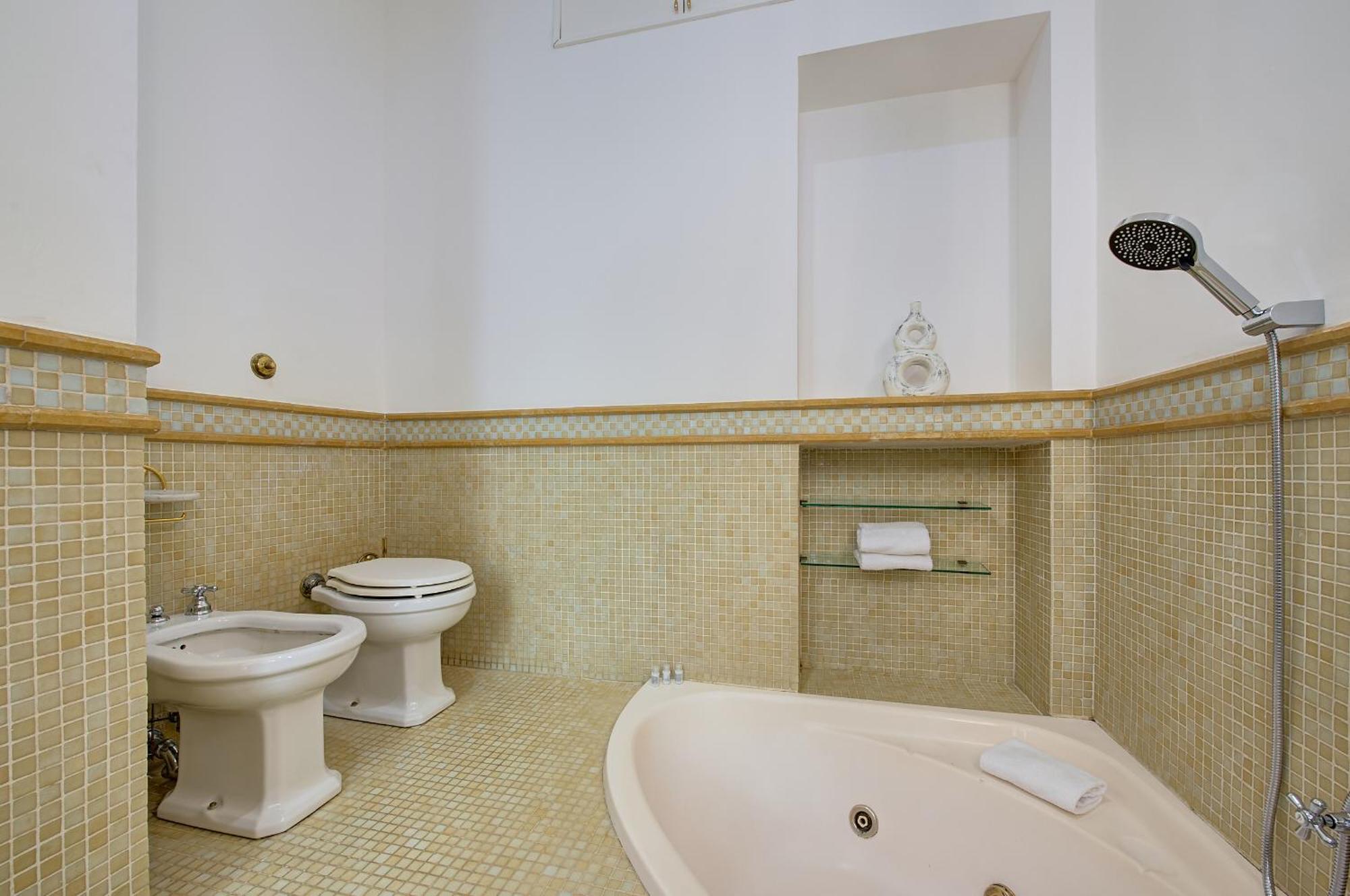 Apartment Irex Shining Near Colosseo Rom