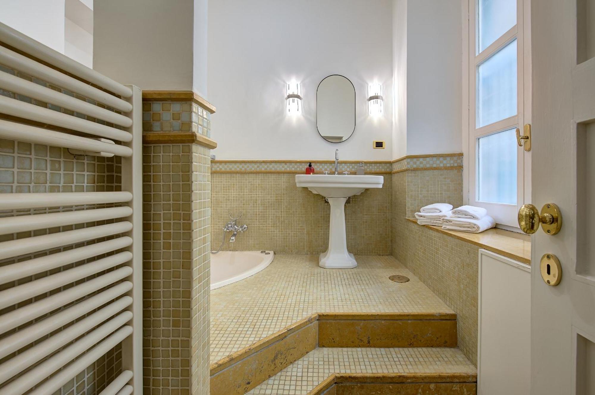 Apartment Irex Shining Near Colosseo Rom