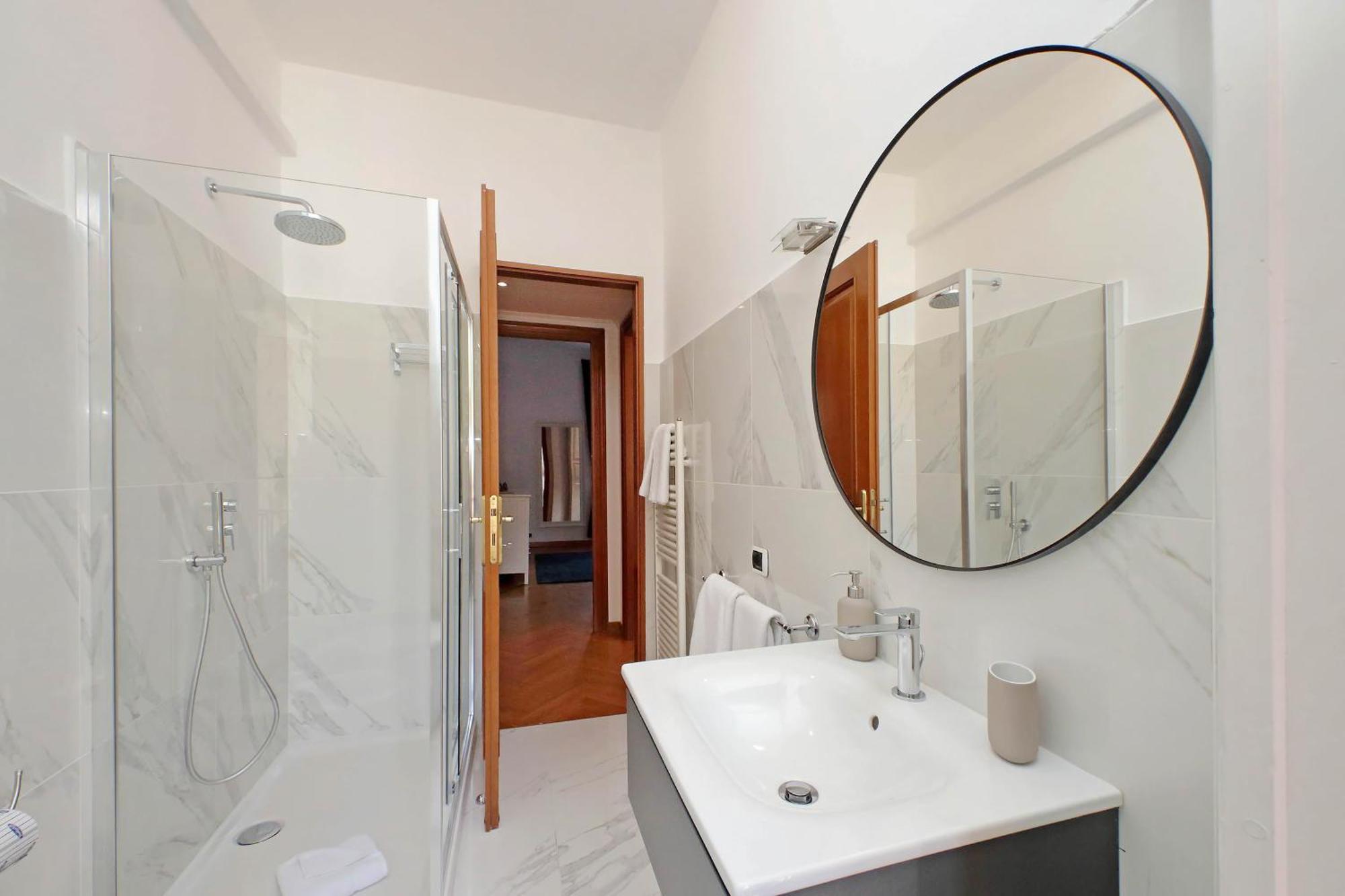 Ych-comfortable 2 Bedrooms Flat Near Colosseum Roma