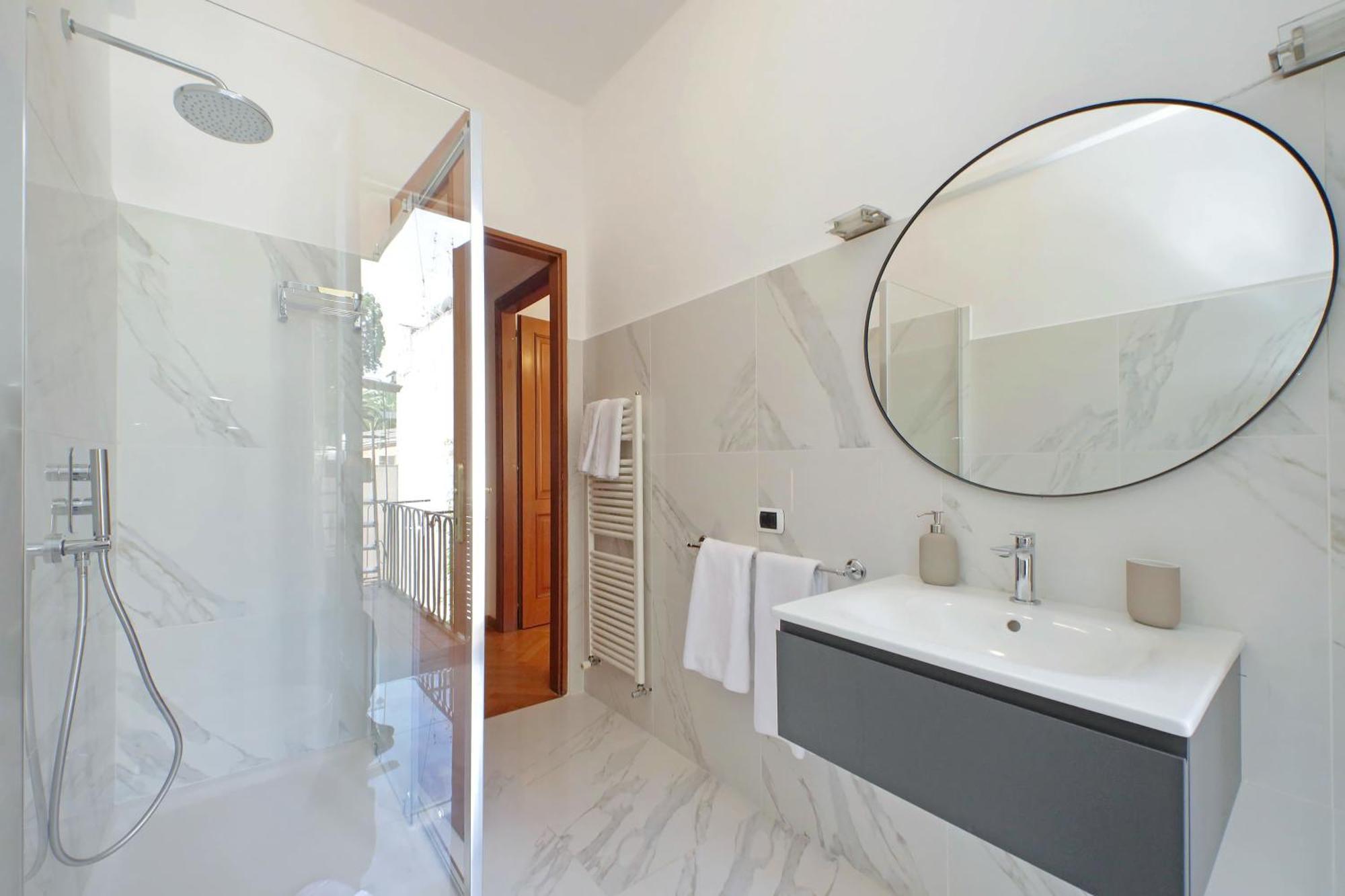 Ych-comfortable 2 Bedrooms Flat Near Colosseum Apartamento Roma