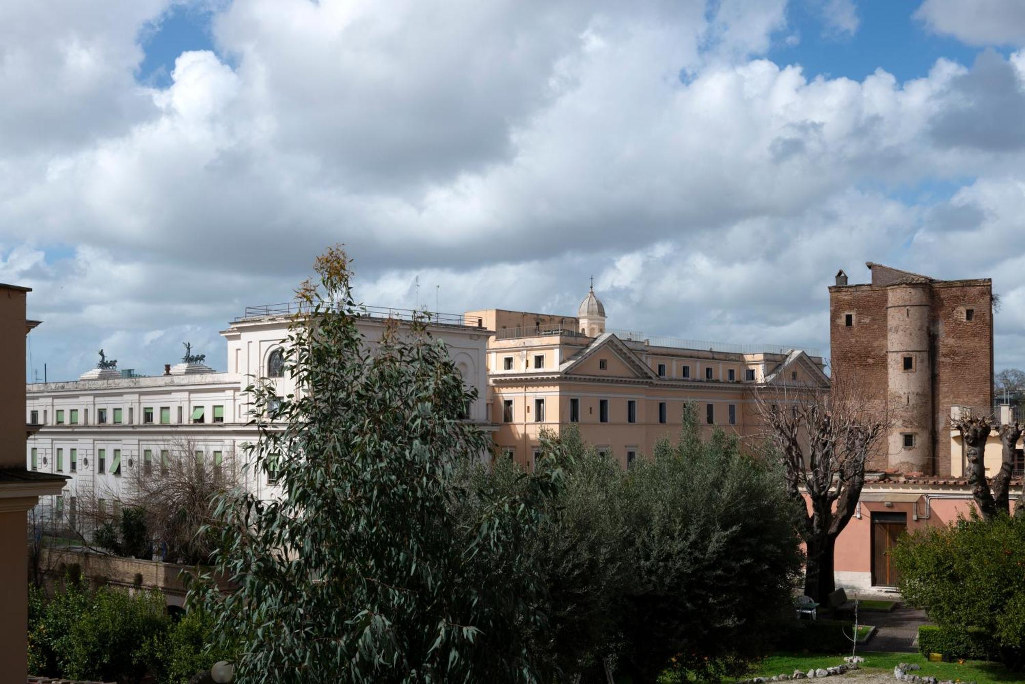 Colosseo Flat *