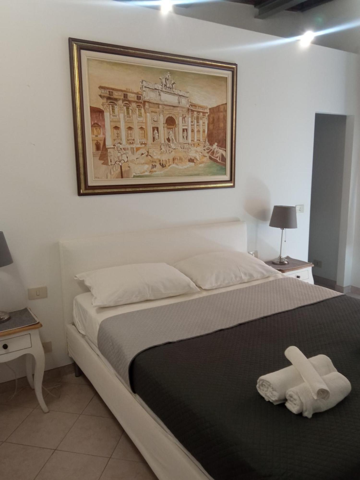 Apartment Fontana Di Trevi - Historic Center Apartment *