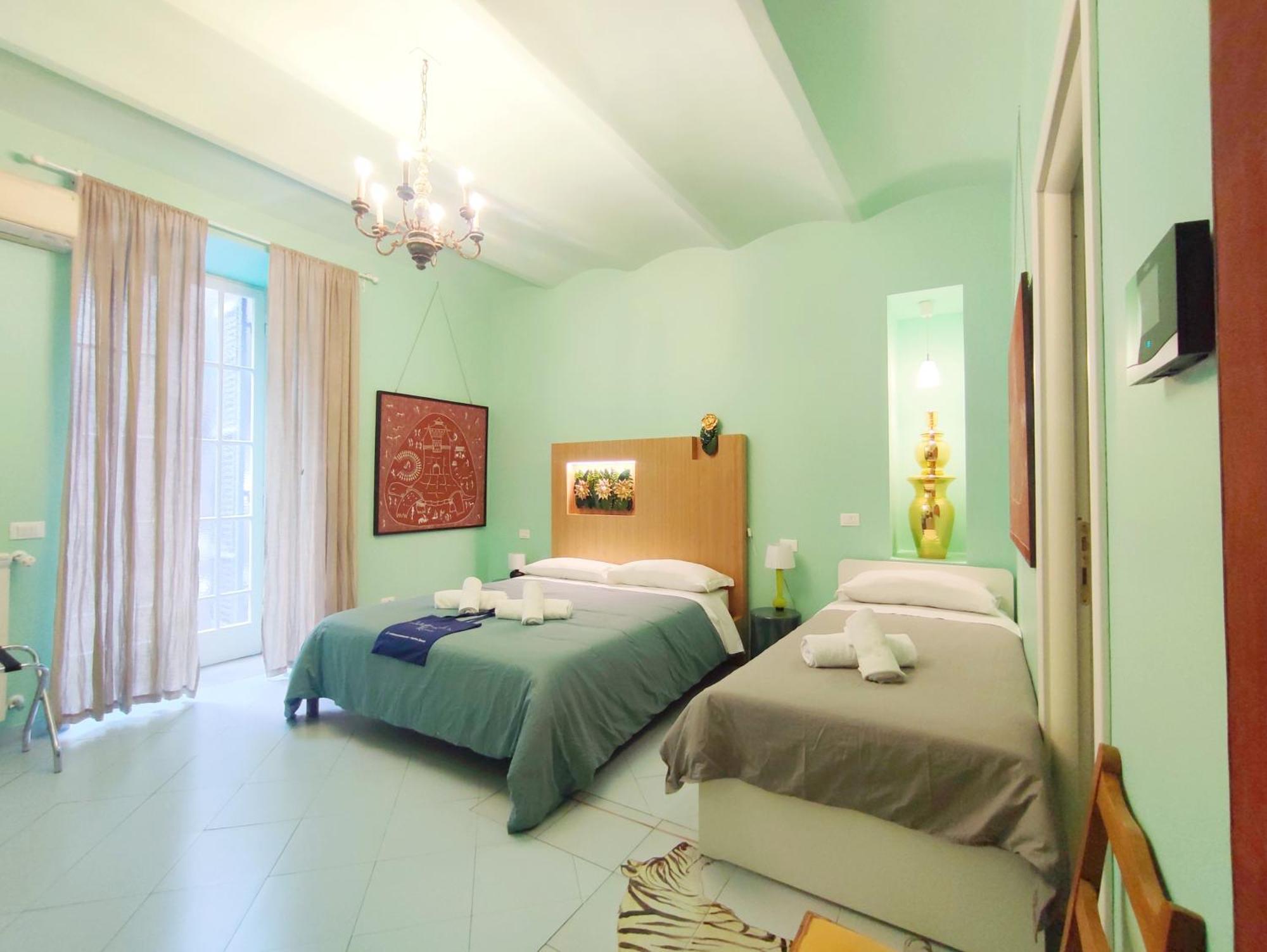 Tarshito Gallery House