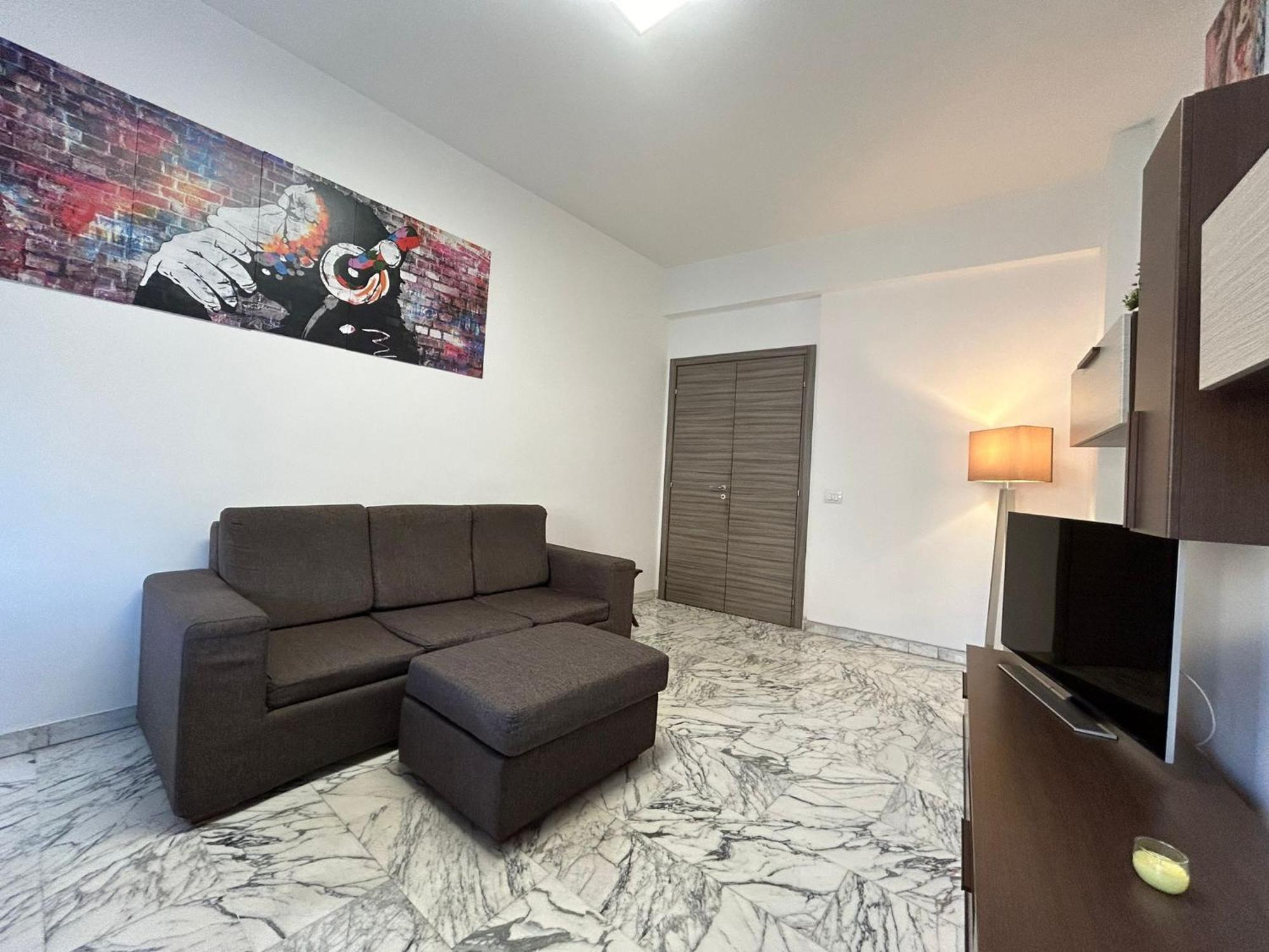 Prella House 50 Mt Da Metro B Jonio Apartamento *