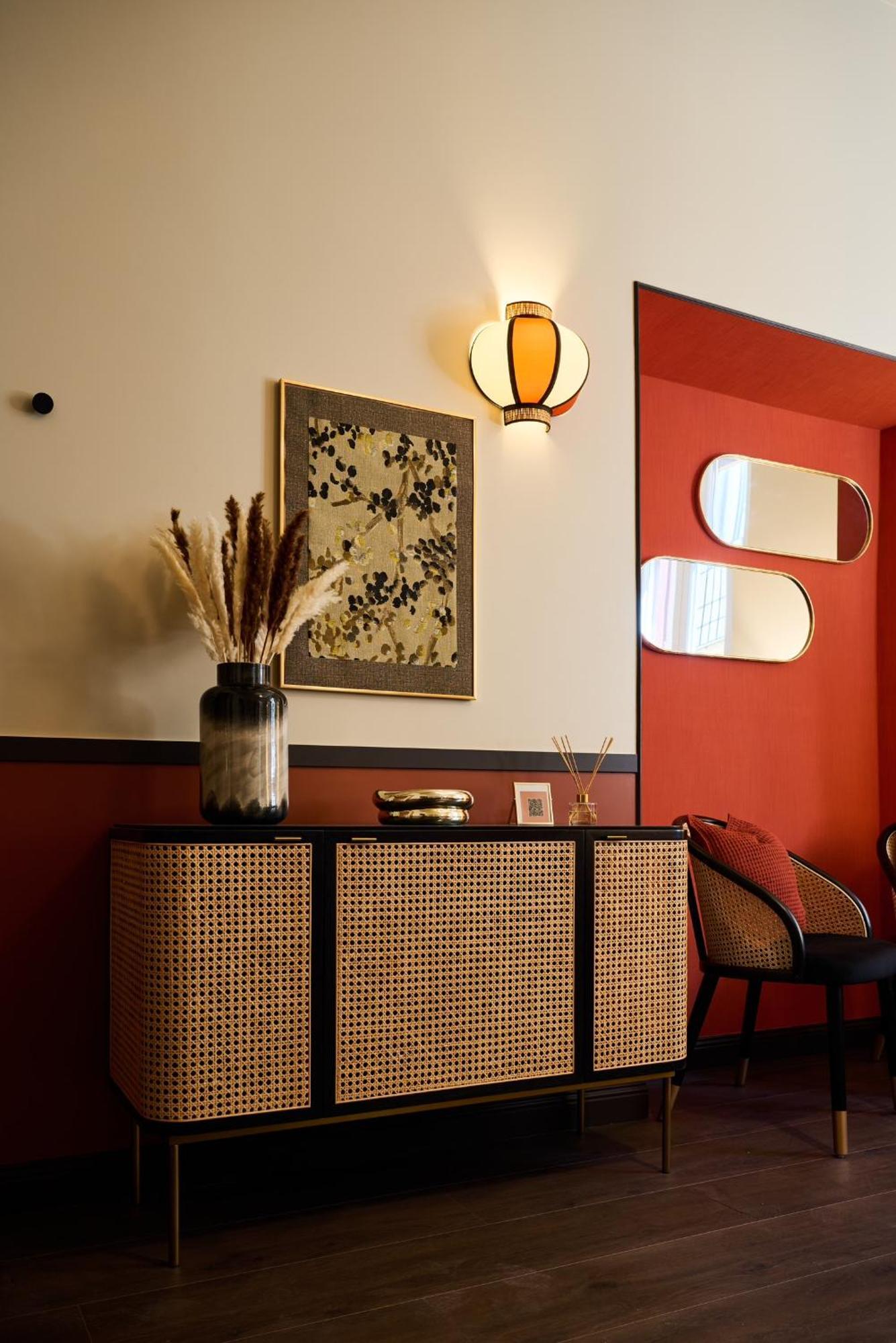 Maison Luxury Pantheon *
