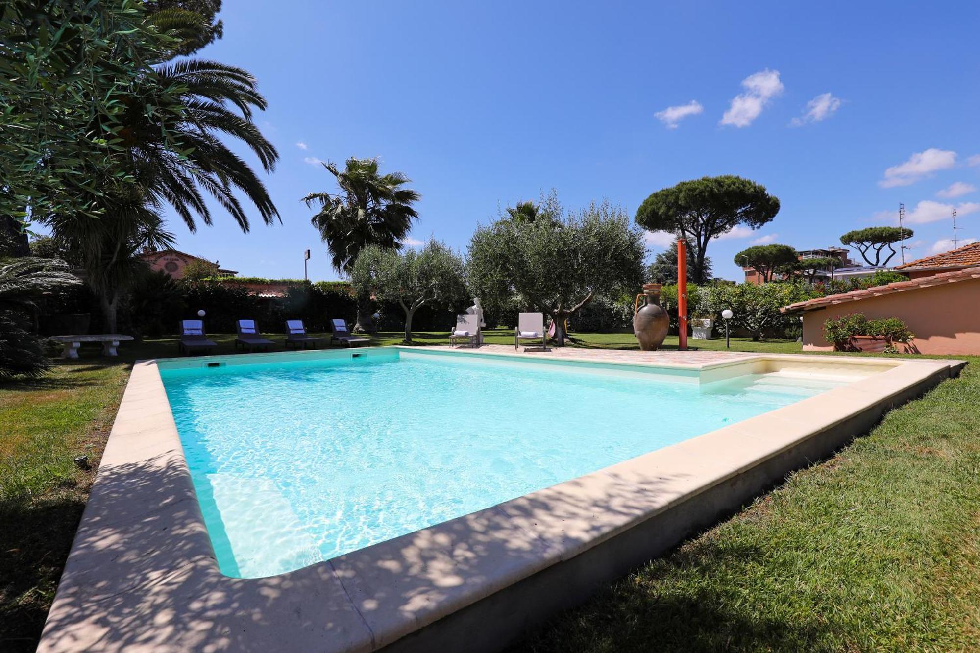 Villaer Con Piscina Roma