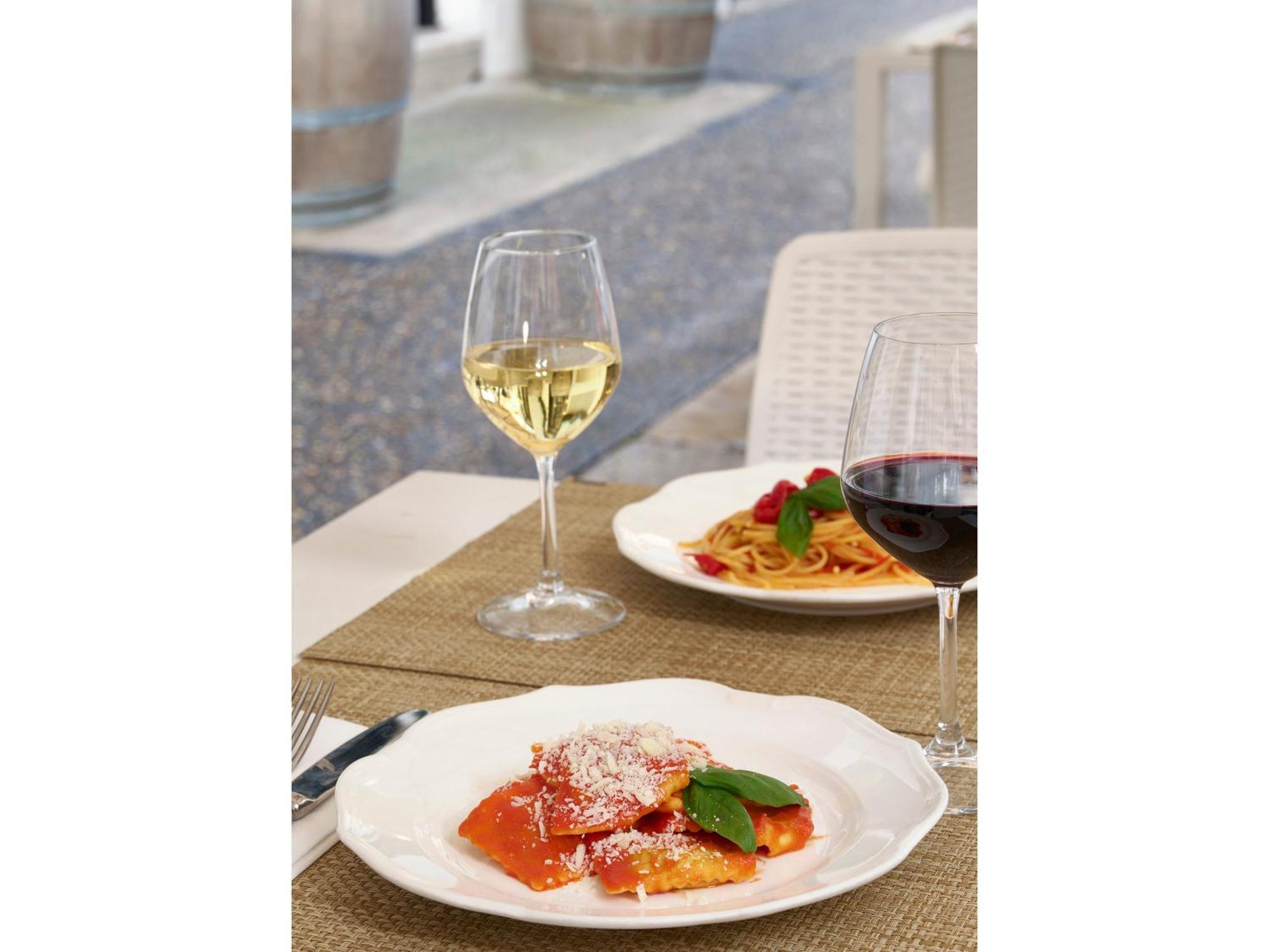 Hotel Golden Tulip Piram 4*