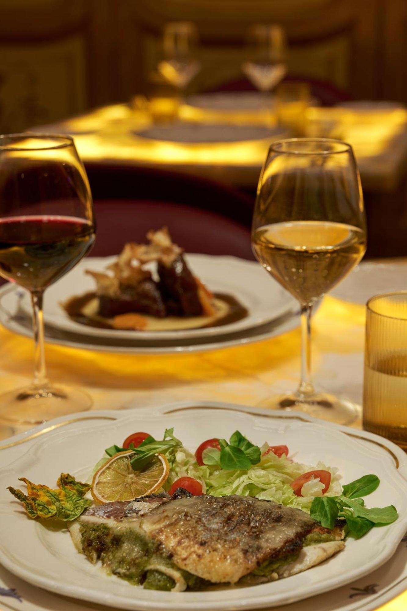 Hotell Golden Tulip Piram 4*