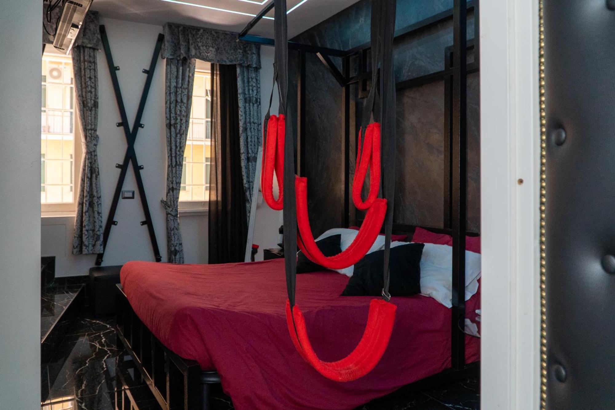 Luxury Bdsm Pensión Roma