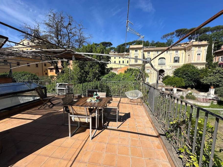Appartamento Nuovo Loft A Trastevere Con Super Terrazzo *