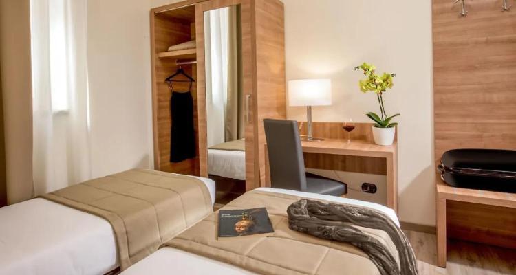 Hotel Casa Per Ferie Santa Maria Alle Fornaci Roma
