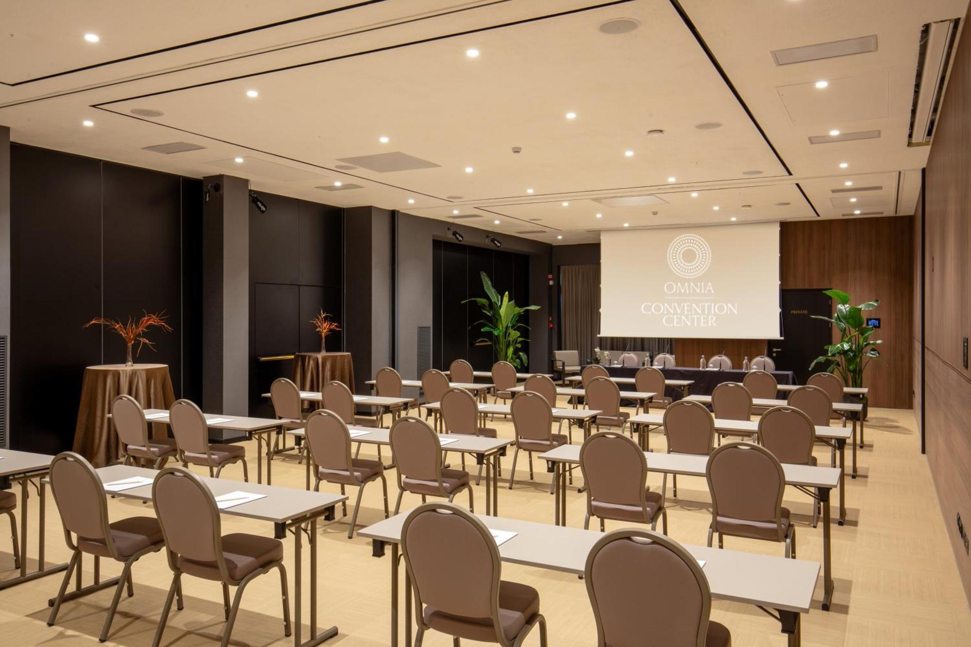 Shangri-la Hotel 4*