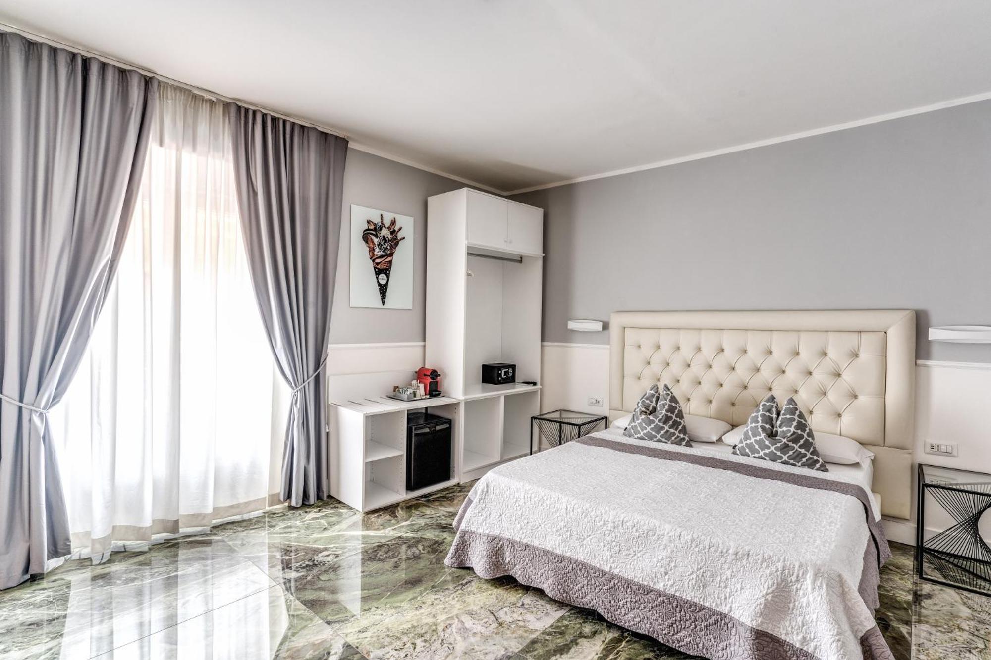 Spanish Step Dream Suites * Rome