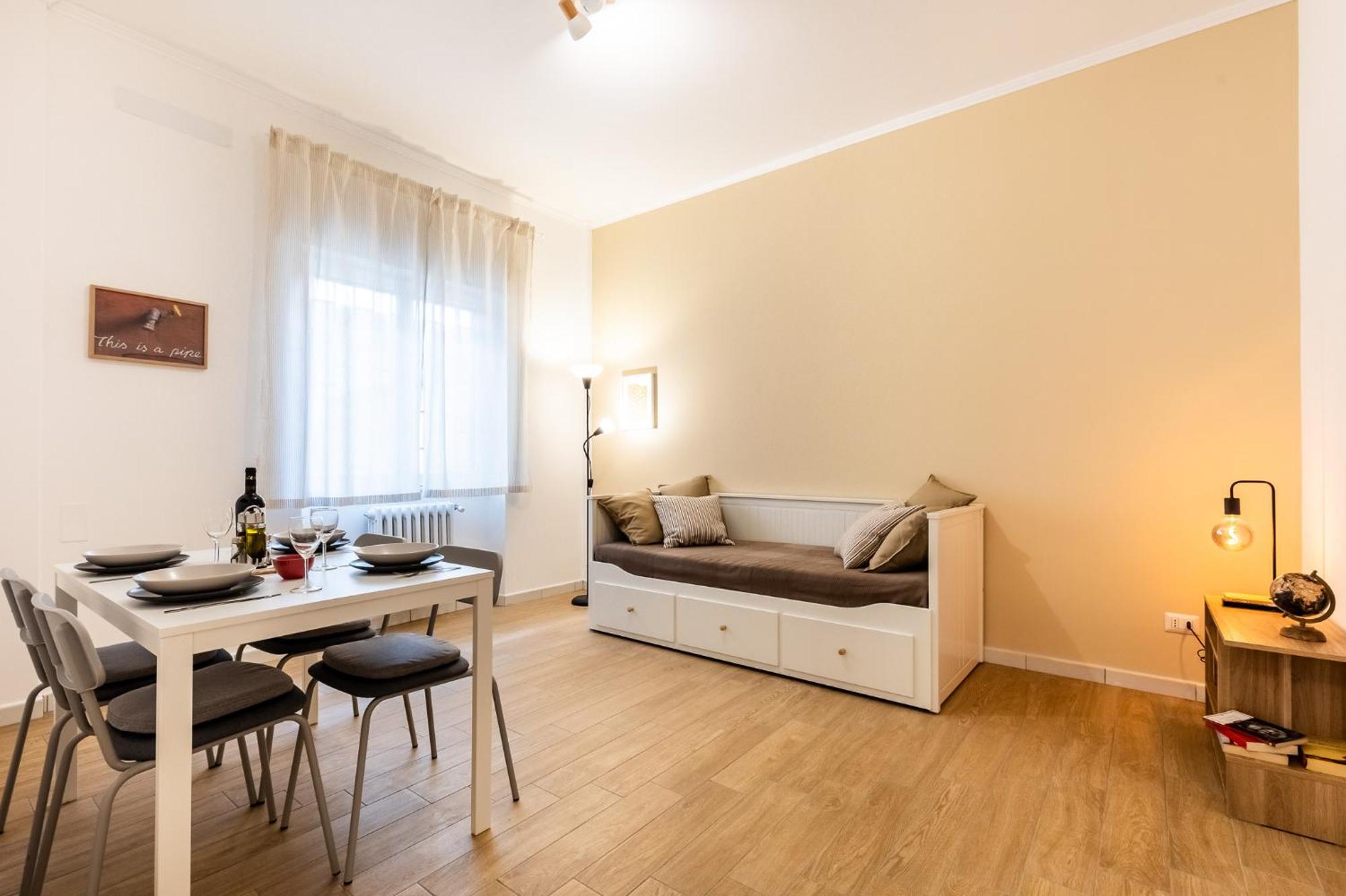 Gemelli Di Fausto, Intera Casa Roma