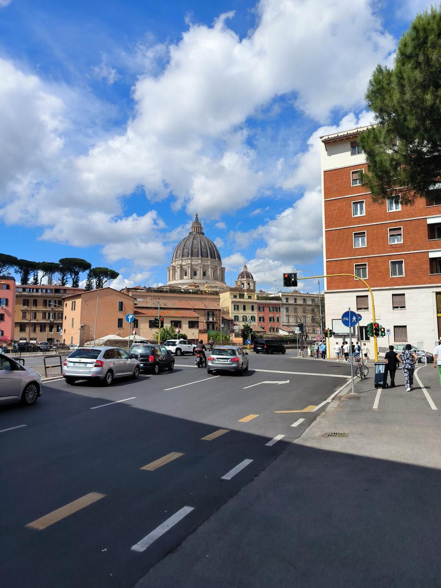 Angelo Al Vaticano Roma