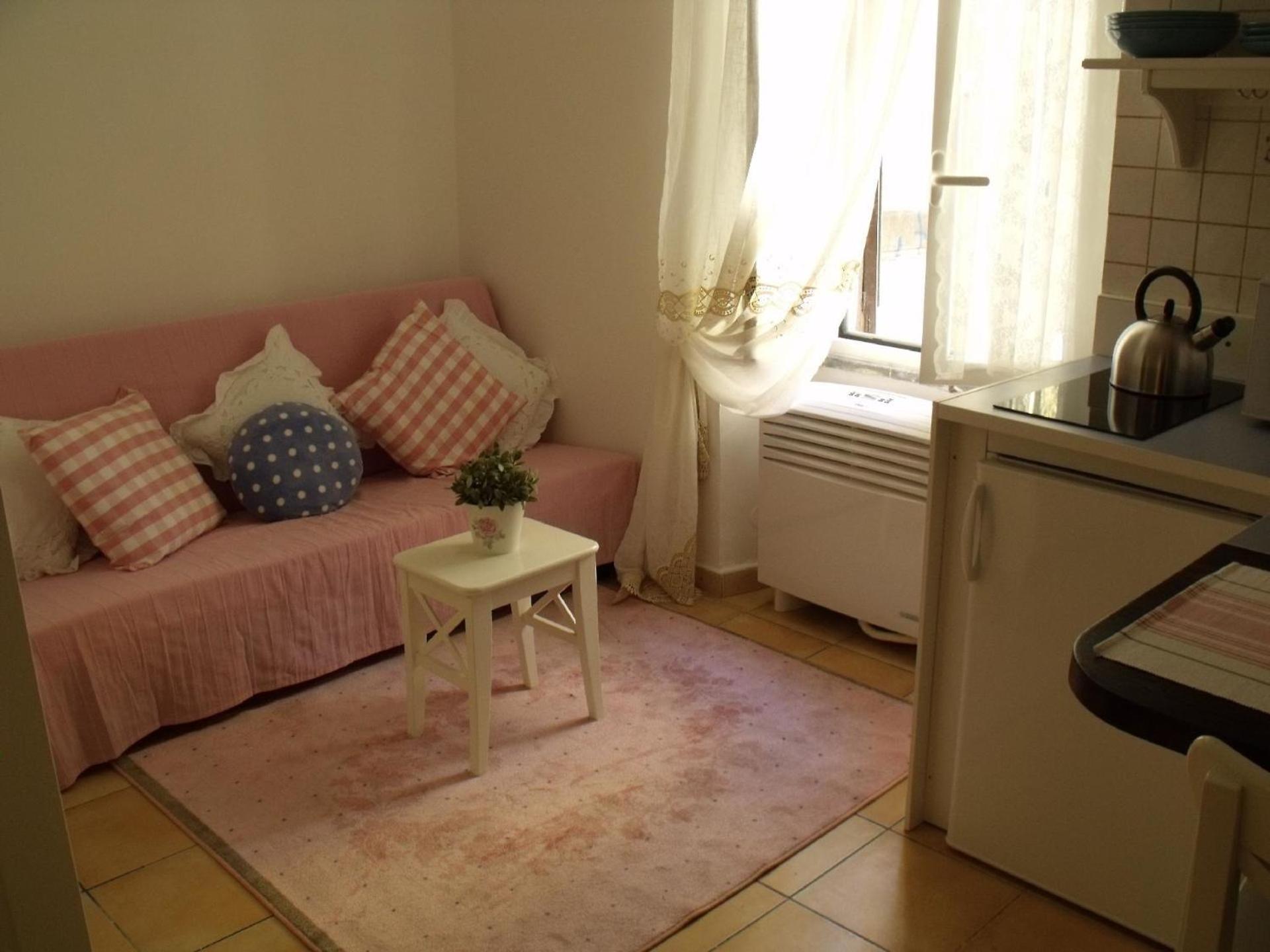 Romantisches Studio Im Lebhaftesten Viertel Roms Roma